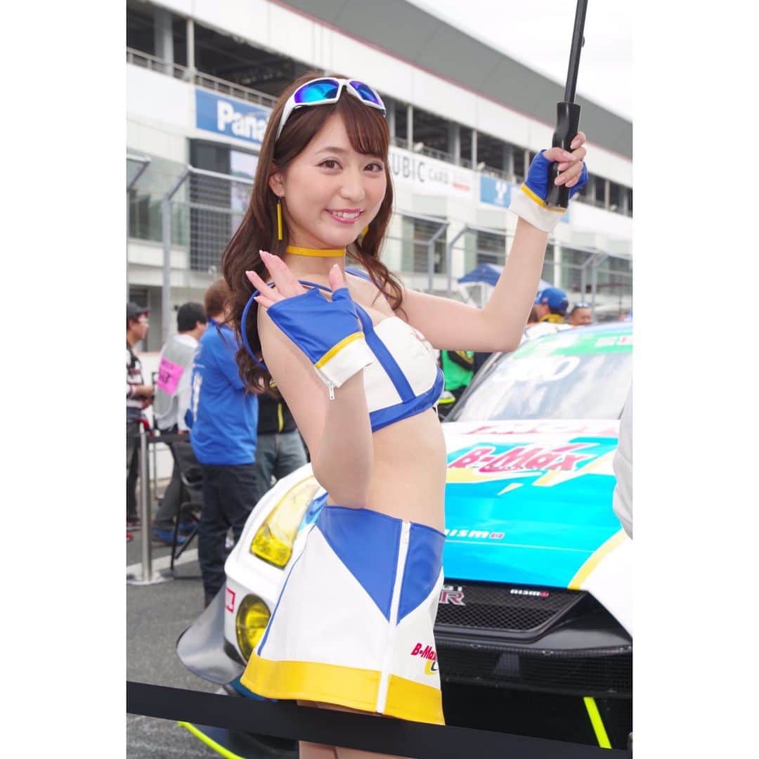 堀尾実咲のインスタグラム：「グリッドウォーク🏁  #bmaxracing #tairokuracing #レースクイーン #rq #グリッドウォーク」