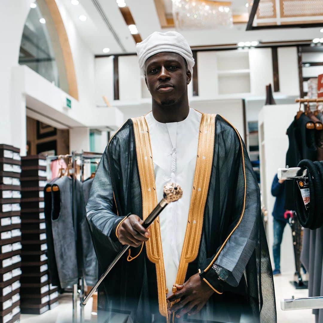 バンジャマン・メンディのインスタグラム：「Taqabal Allahou mina wa minkoum 🤲🏾 Aïd moubaarak 💙」
