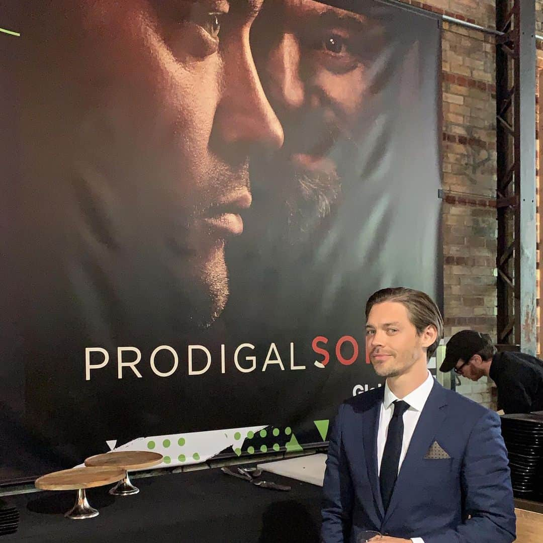 トム・ペインさんのインスタグラム写真 - (トム・ペインInstagram)「Feeling so fortunate to be starting this amazing next chapter with @prodigalsonfox Having a great time with @globaltv in Toronto at the #CorusUpfronts Can’t wait for everybody to see this show!!」6月4日 8時15分 - thetompayne