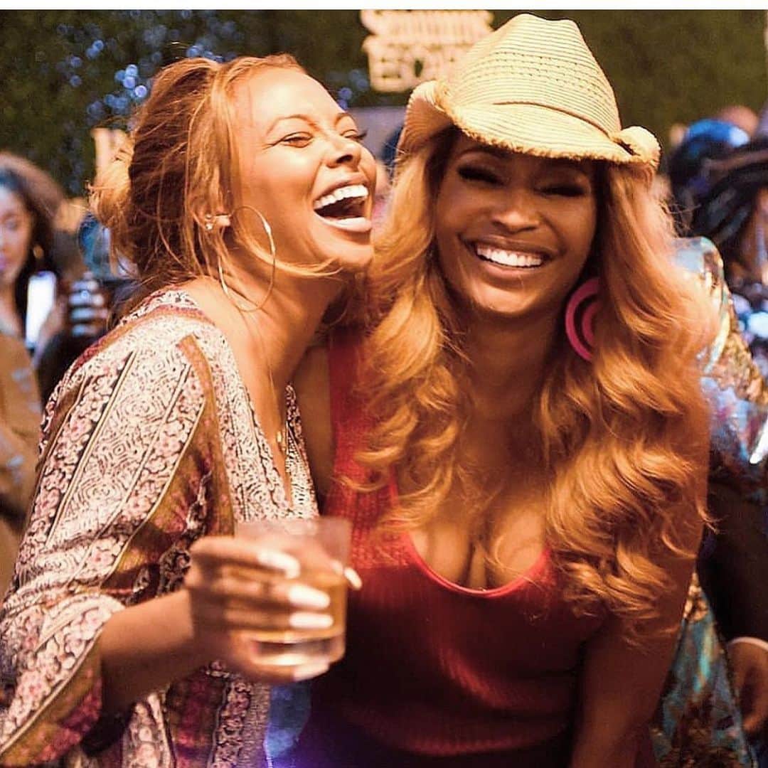 エヴァ・マルセルさんのインスタグラム写真 - (エヴァ・マルセルInstagram)「Oh how I love me some @cynthiabailey10 #Muva 🌻🌻 So pure, all Love🥰」6月4日 8時42分 - evamarcille