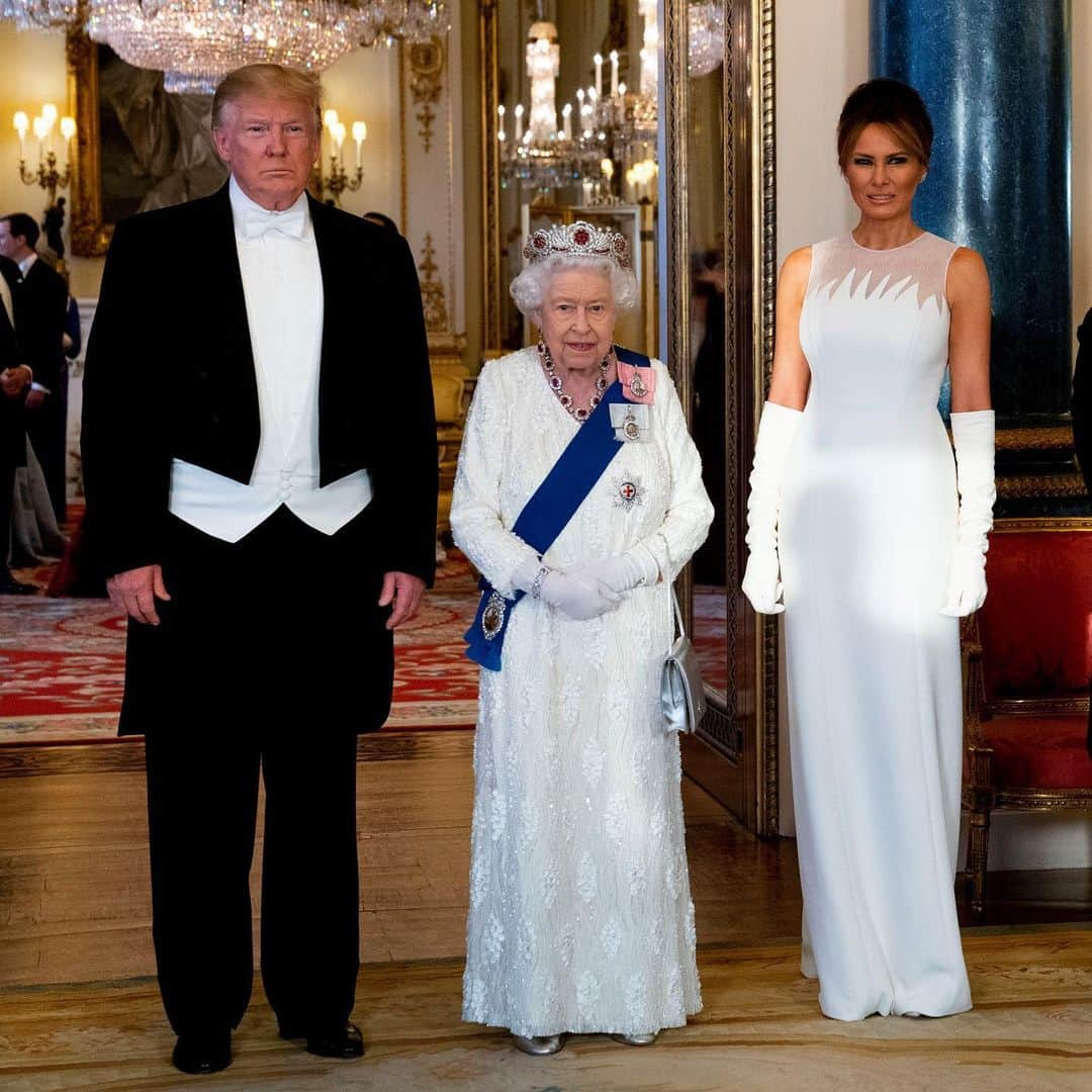 Primer Impactoさんのインスタグラム写真 - (Primer ImpactoInstagram)「🇺🇸🇬🇧 Cena de gala en #BuckinghamPalace con la presencia del presidente Donald Trump y su esposa Melania Trump. La visita oficial del mandatario durará tres días. ¿Habrá encuentro con #MeghanMarkle? #PrimerImpacto 📸 Reuters」6月4日 9時02分 - primerimpacto