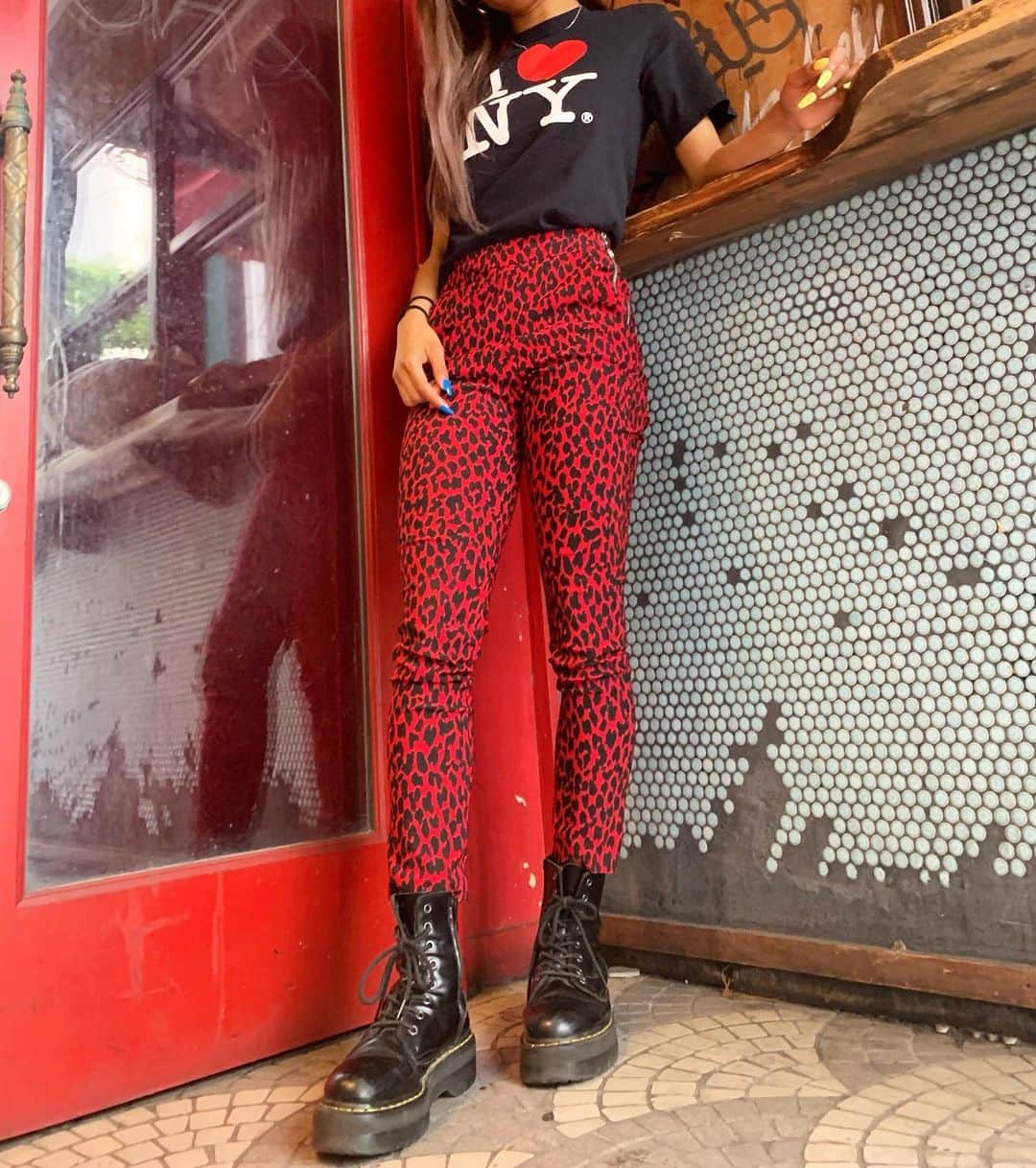 鈴木リサさんのインスタグラム写真 - (鈴木リサInstagram)「. パンツは @zara のだよ👖❤️ 系統は一生定まんないぽい 着たい服着るスタイル✌️ . #ファッションコーデ#ファッション#zara#ootd#ny#tokyo」6月4日 9時18分 - risa_osaru
