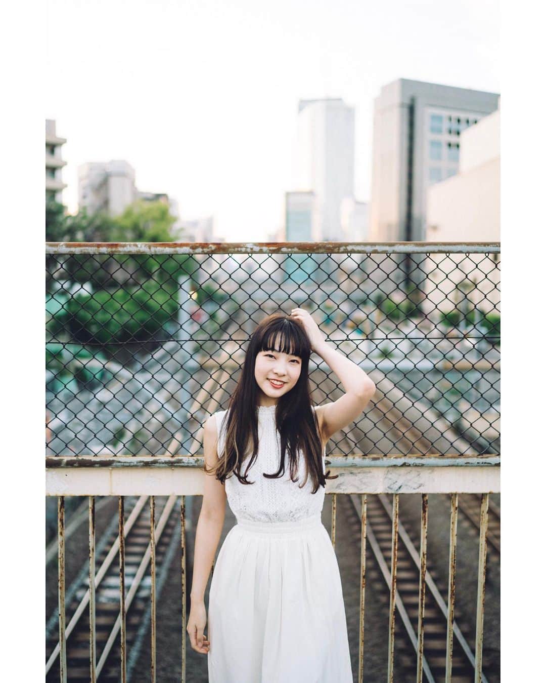 GENTAのインスタグラム：「@4SilentBirds のサマーガール2019オーディションの最終結果が発表され、僕がセミファイナル選考のために写真撮影、ファイナル選考のために動画撮影をしたアンリちゃん @forest_river_a が見事に審査員賞を受賞しました。 ㅤ 応募270名からの7名に選ばれるお手伝いができてとても嬉しいと同時に、アンリちゃんのこれからの活躍がとても楽しみです😊 ㅤ #4sb_サマーガール2019 #distagon」