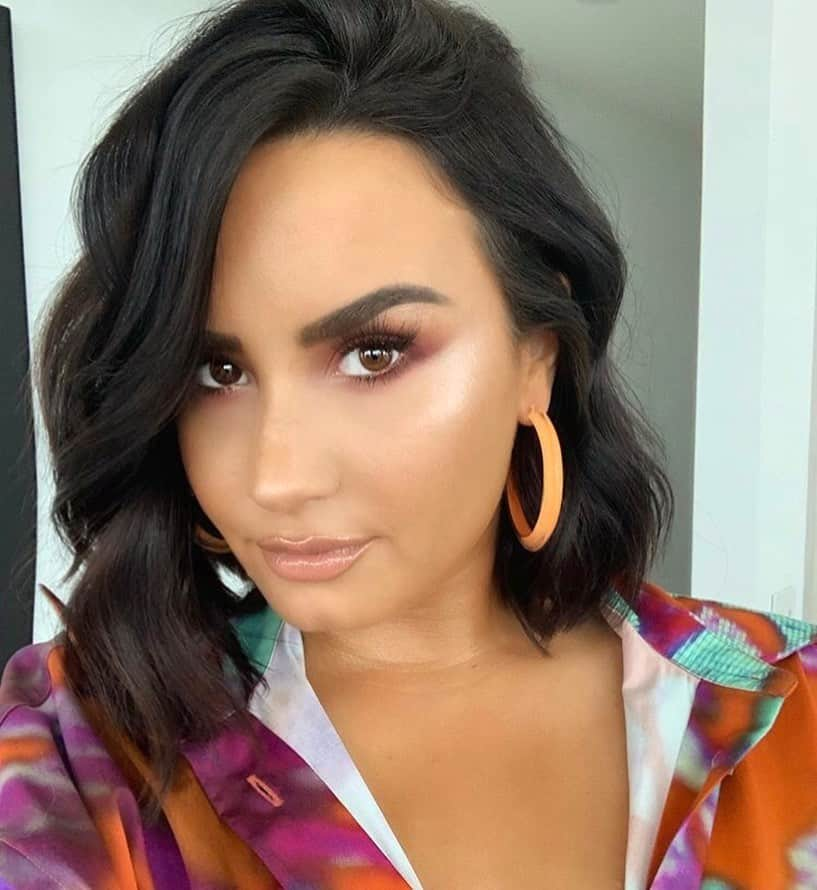 ポール・ノートンさんのインスタグラム写真 - (ポール・ノートンInstagram)「Glam on @ddlovato ... what a freakin doll! #hair by Me @leobypaulnorton using @igkhair - @paishau - @t3 #makeup by @rokaelbeauty #demilovato」6月4日 9時48分 - paulnortonhair