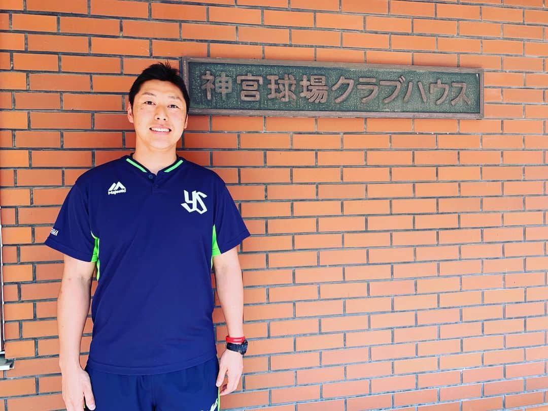 のインスタグラム：「‪川島亮1軍マネージャーについて、ヤクルト担当ライターとして私が記事を書かせていただいている、ベースボール専門メディア Full Countで、書かせていただきました。  どんな時もチームを支える川島マネージャーも、連敗中、何かできないかと模索していました。 その思いが皆さんにも伝わると嬉しいです✨ そして川島投手ファンとしてDREAM GAME も楽しみにしています！  #swallows  #川島亮‬  #ヤクルト  #ヤクルトスワローズ #baseball  #プロ野球 #うらでささえるおとこたち 😃 #マネージャー  記事は、プロフィールにある私のTwitterや、full countのアカウントプロフィールにあるHPからどうぞ！ @full_countc2 ‪https://full-count.jp/2019/06/03/post396253/‬」