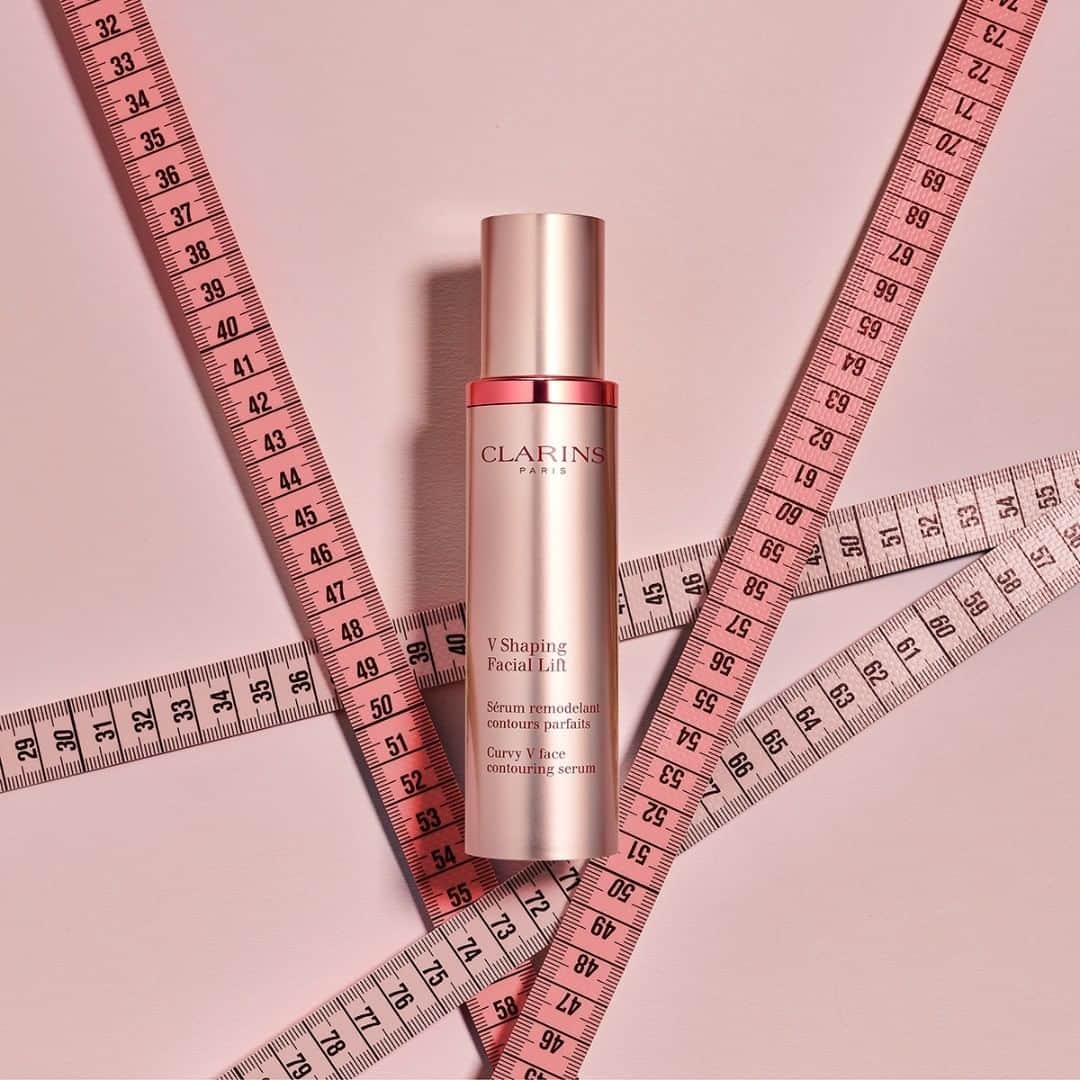 Clarins Canadaさんのインスタグラム写真 - (Clarins CanadaInstagram)「Discover the new generation V Shaping Facial Lift that visibly uplifts, slims and depuffs! . . . #Clarins #VShapingFacialLift #Skincare #ItsAllAboutYou」6月4日 10時30分 - clarinscanada
