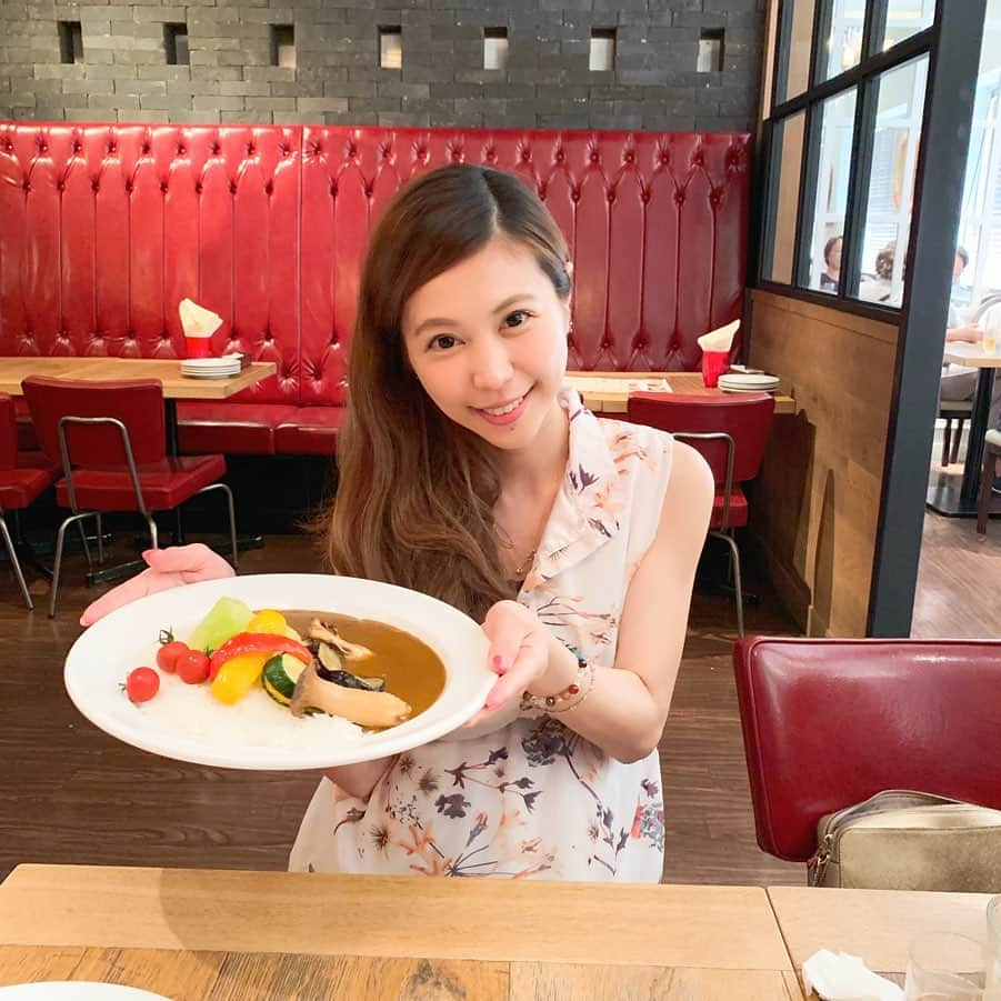 琴菜さんのインスタグラム写真 - (琴菜Instagram)「ららぽーとでお買い物💕の途中でランチ🍽✨ 野菜いろいろカレー🍅🍆🥕 #野菜カレー #ズワイガニのパスタ #ランチ #ららぽーと豊洲 #スタバ #新作 #スターバックスコーヒー #プリンアラモードフラペチーノ #zara #ショッピング」6月4日 10時43分 - dj_singer_kotona