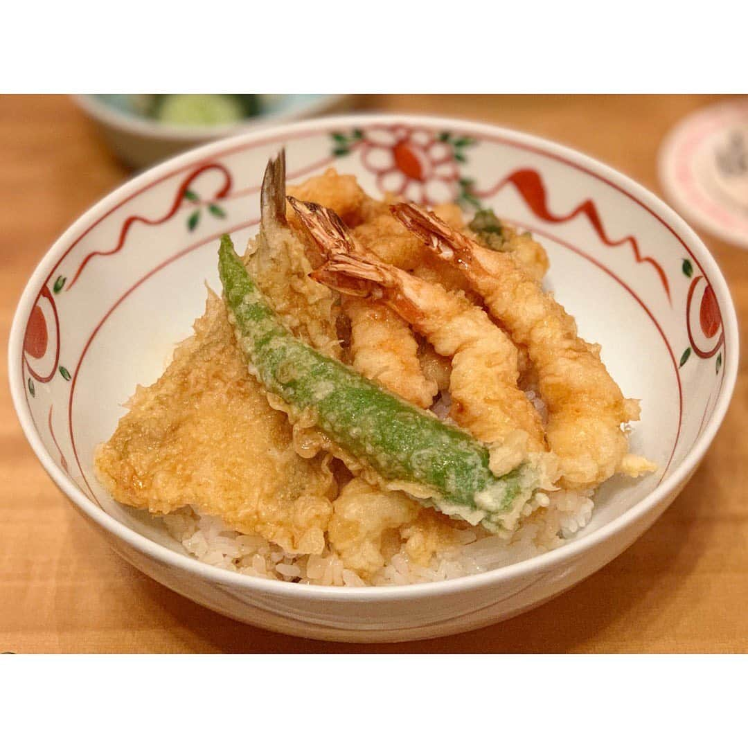 中田奈沙さんのインスタグラム写真 - (中田奈沙Instagram)「Sunday delicious lunch🍚 ミッドタウンの《てんぷら 山の上》で 贅沢ランチした日曜日❤️ 久しぶりに食べた天丼、 美味しすぎた😍✨ * #奈沙ログ #奈沙ログin六本木 #やっぱり米が好き #noricenolife * * #lunch #tendon #tempura #washoku #japanesefood #yamanoue #tokyo #japan #roppongi #foodstagram #foodie #foodporn #foodpic #foodgasm #instafood #てんぷら #ランチ #天丼 #山の上  #てんぷら山の上 #てんぷら山の上roppongi #六本木 #東京 #東京ミッドタウン #日曜日 #週末」6月4日 11時03分 - nasa_nakada