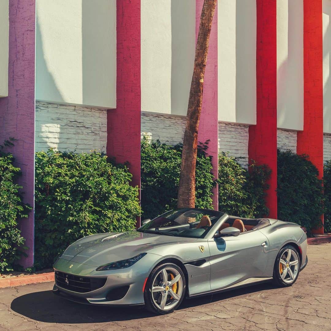 Ferrari USAさんのインスタグラム写真 - (Ferrari USAInstagram)「A sleek and stylish Ferrari designed to be driven daily. #FerrariPortofino⁣⁣⁣ ⁣⁣⁣ #Ferrari #ItalianDesign #DropTop #PalmSprings」6月4日 11時21分 - ferrariusa