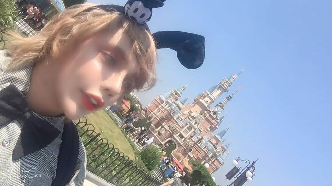Max Estradaさんのインスタグラム写真 - (Max EstradaInstagram)「I made it to Disneyland shanghai! Since we won’t be at the Orlando beauty show and my birthday is coming up we are going to celebrate now until the whole month of June ends ! Promo code Hbdmax  Enailcouture.com  #ネイル #nailpolish #nailswag #nailaddict #nailfashion #nailartheaven #nails2inspire #nailsofinstagram #instanails #naillife #nailporn #gelnails #gelpolish #stilettonails #nailaddict #nail #💅🏻 #nailtech#nailsonfleek #nailartwow #네일아트 #nails #nailart #notd #makeup #젤네일  #glamnails #nailcolor  #nailsalon #nailsdid #nailsoftheday Enailcouture.com happy gel is like acrylic and gel had a baby ! Perfect no mess application, candy smell and no airborne dust ! Enailcouture.com」6月4日 11時37分 - kingofnail