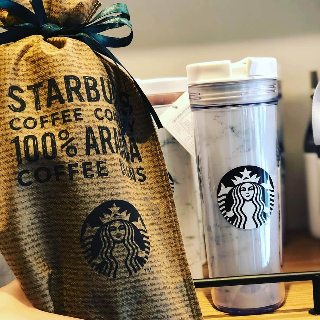 清水あすかさんのインスタグラム写真 - (清水あすかInstagram)「#欲しいもの #買えたよ#starbuckskorea  #starbucks#スターバックス #korea #韓国」6月4日 11時54分 - asukahime1015