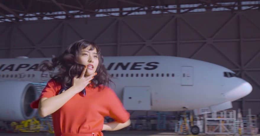 のインスタグラム：「ディレクターから拝借🕺  躍動感！笑  #jal」