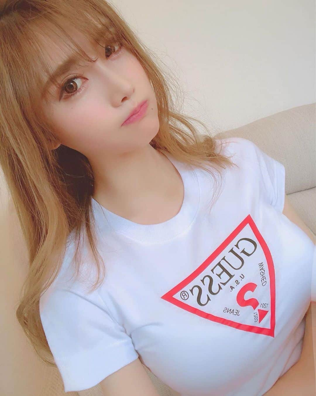 美女美容事情さんのインスタグラム写真 - (美女美容事情Instagram)「《Tシャツ姿が眩しい✨》⠀ *⠀ リポストを使って、素敵な写真📷✨を投稿されてる方を紹介させて頂く⠀⠀⠀⠀ 【💄美女美容事情💅】のコーナーです✨⠀ *⠀⠀⠀⠀⠀⠀⠀ いいねやコメント、フォローして応援してね❤︎🥰🎶⁣⠀ *⠀⠀⠀⠀⠀⠀⠀ 今回ご紹介させて頂きますのは❤︎⠀ 𝐊 𝐈 𝐊 𝐀さん< @___m_kika___ >の素敵なお写真📸⠀ *⠀ ヘアスタイル、メイク、表情全てが可愛すぎます💕眩しいほどの美貌が目の保養になります😊⠀ *⠀⠀ 𝐊 𝐈 𝐊 𝐀さんのアカウントには他にも素晴らしい投稿が沢山ありますので是非覗いてみてくださいね💁‍♀️💙⠀ *⠀⠀ 𝐊 𝐈 𝐊 𝐀さん< @___m_kika___ >⠀ 素敵な投稿ありがとうございました☺️📸✨⠀⠀⠀⠀⠀⠀⠀⠀ △▼△▼△▼△▼△▼△▼△▼△▼△▼⠀⠀⠀⠀⠀⠀⠀⠀⠀⠀⠀⠀⠀⠀⠀⠀⠀⠀⠀⠀⠀⠀⠀⠀⠀⠀⠀⠀⠀⠀⠀⠀⠀ ❤🧡💛「美女美容事情」💚💙💜⠀⠀⠀⠀⠀⠀⠀⠀⠀⠀⠀⠀⠀⠀⠀ 👇掲載ご希望の方は👇⠀⠀⠀⠀⠀⠀⠀⠀⠀⠀⠀⠀⠀⠀⠀⠀ @b_b_j.jタグ付けと🖤 # ビジョビ⠀🖤⠀⠀⠀⠀⠀⠀⠀⠀⠀⠀⠀⠀⠀⠀⠀ をタグ付けお願いします✨⠀⠀⠀⠀⠀⠀⠀⠀⠀⠀⠀⠀⠀⠀⠀⠀ ――――――――――――――――⠀⠀⠀⠀⠀⠀⠀⠀⠀⠀⠀⠀⠀⠀⠀⠀⠀⠀⠀⠀⠀⠀⠀ ～姉妹アカウントのご紹介～⠀⠀⠀⠀⠀⠀⠀⠀⠀⠀⠀⠀⠀⠀⠀⠀⠀⠀⠀⠀⠀⠀⠀⠀⠀⠀⠀ ◇美容情報を紹介している«美女美容事情～Beauty～»⠀⠀⠀⠀⠀⠀⠀⠀⠀⠀⠀⠀⠀⠀⠀⠀⠀⠀⠀⠀⠀⠀⠀⠀⠀⠀ ( @b_b_j.j_b )⠀⠀⠀⠀⠀⠀⠀⠀⠀⠀⠀⠀⠀⠀⠀⠀⠀⠀⠀⠀⠀⠀⠀⠀⠀⠀⠀ ◇美しい旅スポット紹介をしている«美 spot»⠀⠀⠀⠀⠀⠀⠀⠀⠀⠀⠀⠀⠀⠀⠀⠀⠀⠀⠀⠀⠀⠀⠀⠀⠀ ( @b__spo )⠀⠀ ⠀ ◇ビジョビがお届けするセレクトショップ«bi select»⠀ ( @bi_select )⠀ ⠀⠀⠀⠀⠀⠀⠀⠀⠀⠀⠀⠀⠀⠀⠀⠀⠀⠀⠀⠀⠀ よかったらこちらも覗いてみてね✨⠀ ――――――――――――――――⠀⠀⠀ @b_b_j.j⠀⠀ #美肌  #自撮り #メイク #beauty⠀⠀⠀⠀⠀⠀⠀⠀⠀⠀⠀⠀⠀ #美白 #パーカー ⠀⠀⠀⠀⠀⠀⠀⠀⠀ #tシャツコーデ #ロゴt ⠀ #リラックスタイム #自撮り女子  #美意識向上 #ラフコーデ ⠀⠀⠀ #ヘアアレンジ #女子力アップ  #ゆるふわ巻き #美意識 ⠀ #小顔  #ゆる巻き ⠀ #女子力 #女子力向上 ⠀⠀ #naturalbeauty」6月4日 11時56分 - b_b_j.j