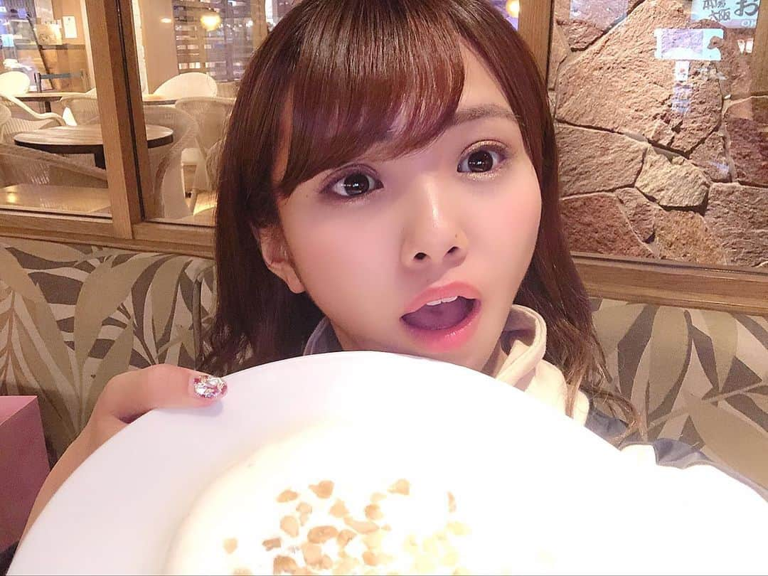 磯佳奈江さんのインスタグラム写真 - (磯佳奈江Instagram)「パンケーキ食べたい🥞﻿ パンケーキ食べたい🥞﻿ ﻿ #パンケーキ #カフェ #行ってきた #大阪 #なんば #ホノルルコーヒー #マカダミアナッツクリームパンケーキ #道頓堀カフェ」6月4日 12時08分 - isochan89