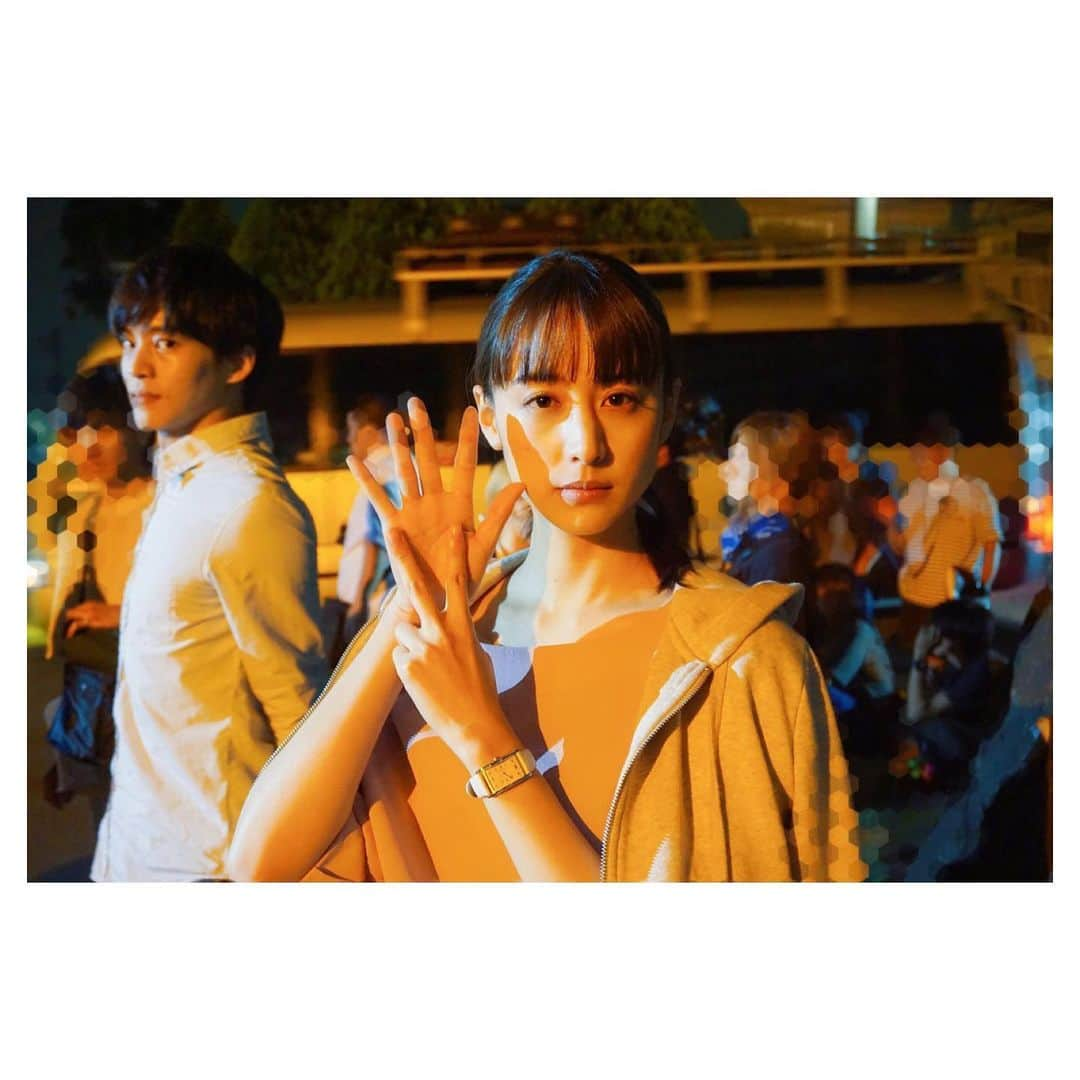 山本美月さんのインスタグラム写真 - (山本美月Instagram)「背後から視線を感じます…… 本日よる9時から、『パーフェクトワールド』7話です！！ #パフェ #パーフェクトワールド」6月4日 12時09分 - mizuki_yamamoto_official