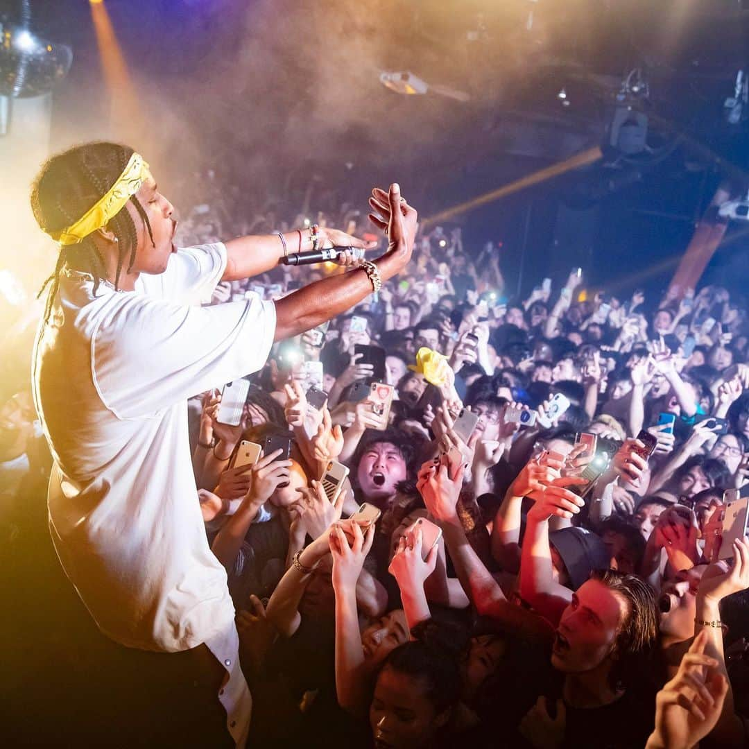 HYPEBEAST Japanさんのインスタグラム写真 - (HYPEBEAST JapanInstagram)「#hypebeastmusic : A$AP ROCKY TESTING POP-UP AFTER PARTY @ VISION TOKYO Photo: @nubian_tokyo // @hirokingraphy」6月4日 12時25分 - hypebeastjp