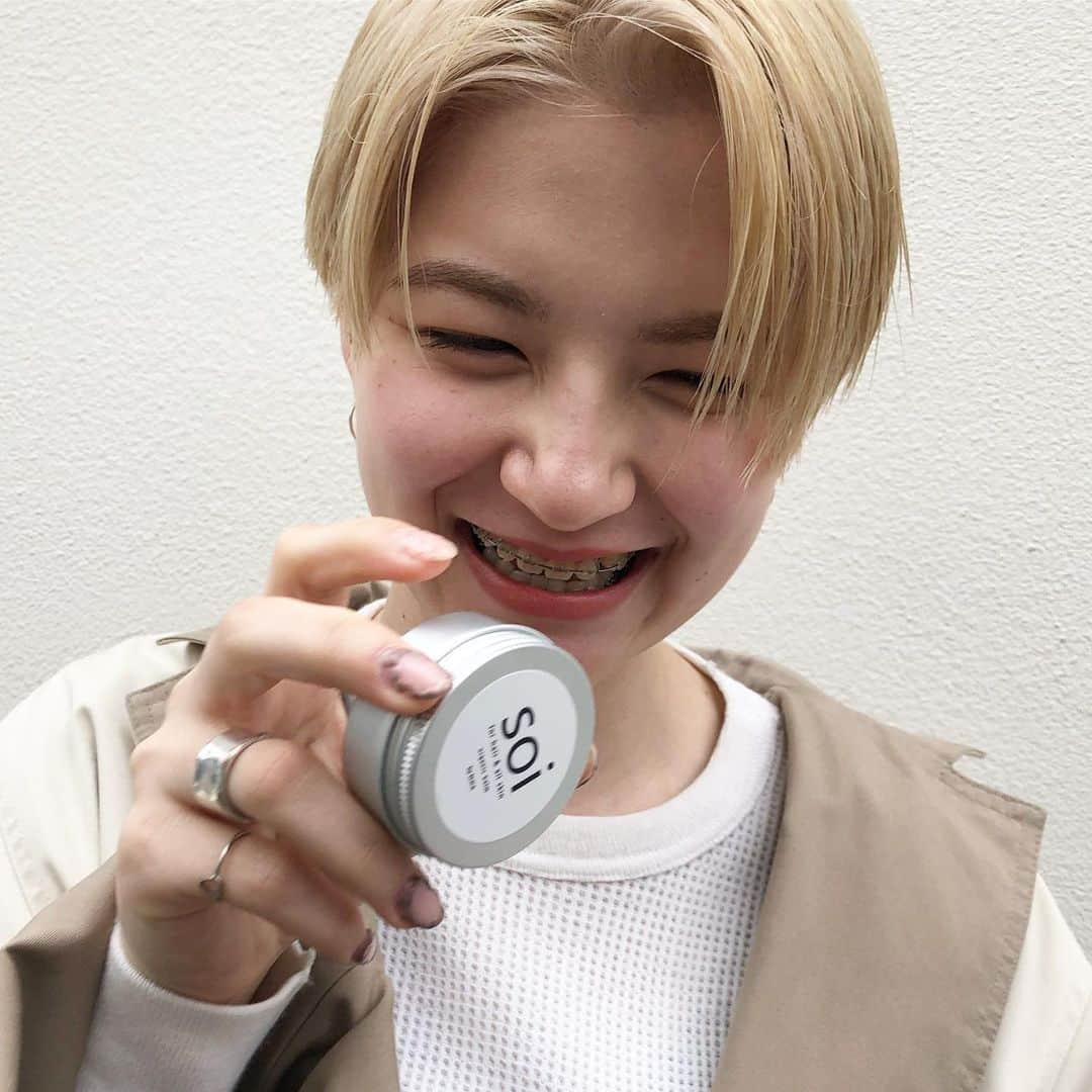 ELICA COLLECTIONさんのインスタグラム写真 - (ELICA COLLECTIONInstagram)「「５人に1人当たる！soibalmプレゼント」ご好評につきキャンペーン第2回目を開催☆ 大人気soibalm、アットコスメランキング上位を記念して 『soibalm』の写真を募集します！ 撮っていただいたsoibalm写真を投稿もしくは この画像をregramまたはrepostで 「soibalm」が当たります！ 募集期間：6/1-6/20 応募方法は▷▷▷ ①「soibalm」の写真repost (撮影もok) ②　#soibalm ハッシュタグを付けて投稿 —————————————————————— ●抽選方法はinstagram検索#soibalm　から行います #soibalm　を忘れずにご投稿お願いします。 当選者発表は６月下旬ELICA、soiインスタ内 ＠ネーム（メンション）にて発表いたします！ DMにて送付先の確認を行います。 ご応募お待ちしております！ ◆アットコスメ取扱店舗 ルミネエスト新宿店 渋谷マルイ店 神戸マルイ店 池袋ルミネ店 ルクア大阪店  Amazonとelica soiのホームページでも販売しています。 ※インスタグラム非公開設定の方は検索不可のため、 対象外とさせていただきます。ご注意ください。  #コスメレポ #アットコスメ #サロンモデル #イルミナカラー #美容師 #抜け感 #透明感 #ヘアスタイル #巻き髪 #ヘアアレンジ #ヘアケア #アットコスメ #ロングヘア #セミロング #透明感カラー #ショート #イメチェン #髪型 #懸賞情報  #soi #エヌドットポリッシュオイル #elica #懸賞  #下北沢ELICA #ナチュラルバーム #カジュアル #懸賞好きさんと繋がりたい  #soioil」6月4日 12時32分 - soi_haircare