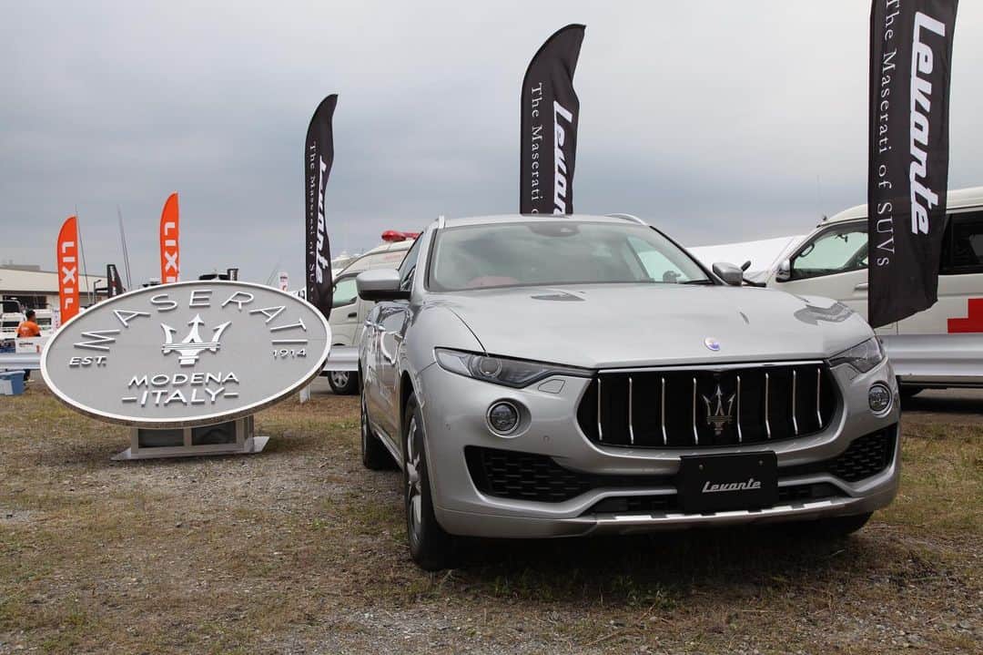 Maserati Japan | マセラティ ジャパンのインスタグラム：「マセラティ ジャパンは3年連続で愛知県知多半島で開催されるトライアスロンレース「アイアンマン70.3セントレア知多半島ジャパン」を応援します。 6月8日・9日にはセントレア空港4Fイベントプラザのエクスポ会場にてマセラティ特設ブースを出展いたします。6月9日のレースデーには、スタート地点の新舞子マリンパーク、ゴール地点のNTPマリーナりんくうにて、マセラティ レヴァンテを展示します。」