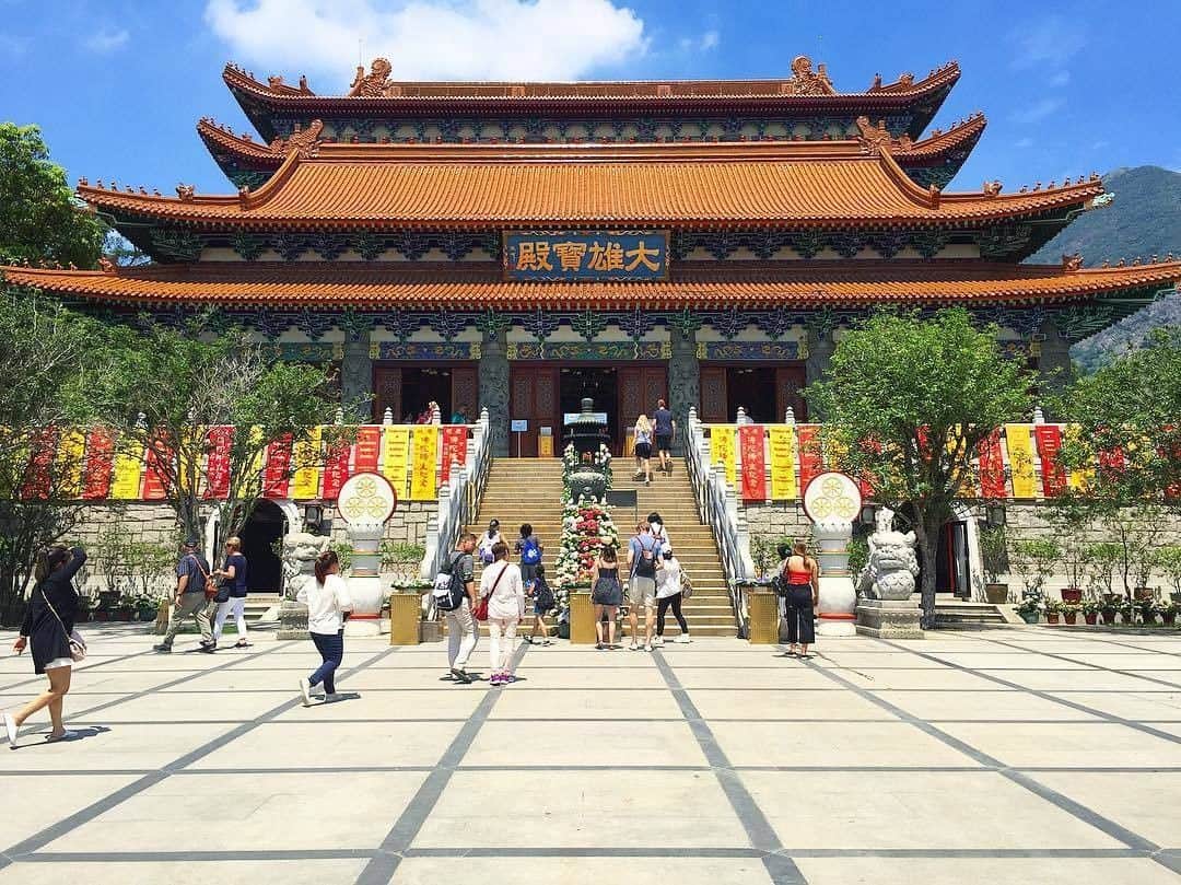 Discover Hong Kongさんのインスタグラム写真 - (Discover Hong KongInstagram)「Dubbed ‘the Buddhist World in the South’, the Po Lin Monastery is one of Hong Kong’s most important Buddhist sanctums. 香港的寶蓮禪寺有「南天佛國」之稱，長年香火鼎盛，建築更是宏偉非常！ ポーリン寺は「南天佛國」といわれ、香港で仏教徒にとって最も神聖な場所として知られる寺院です。 📷: @regzuna_reggie #DiscoverHongKong #repost」6月4日 13時01分 - discoverhongkong