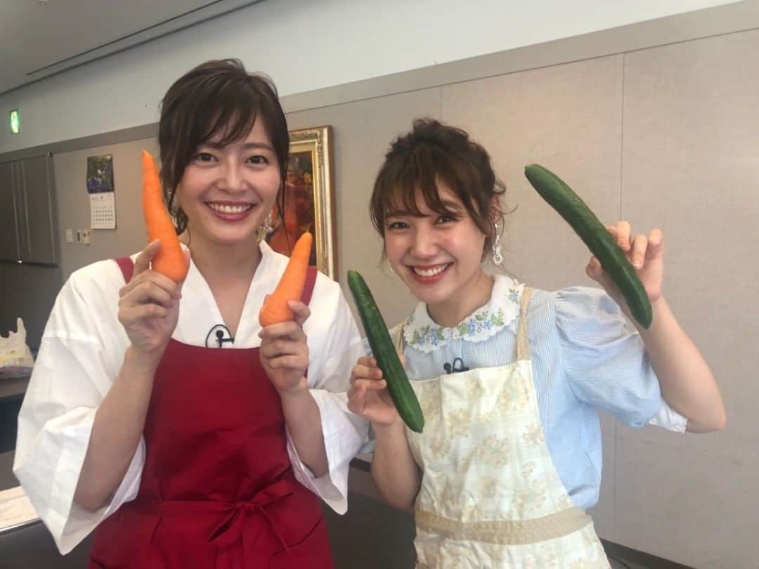 毎日放送「チャギハ！」さんのインスタグラム写真 - (毎日放送「チャギハ！」Instagram)「🔪 . 今日はしほこ&りさでロケ😌🙌🌼 . 人参と、きゅうりを持って何を使っているのか…🤔💕 . 放送は6/23！ 絶対みてよねっ🔪❤️ . #チャギハ#しほこ#りさ#井上志帆子#黒田りさ#お料理番組#じゃないけど#福岡#リポーター」6月4日 12時55分 - chagiha