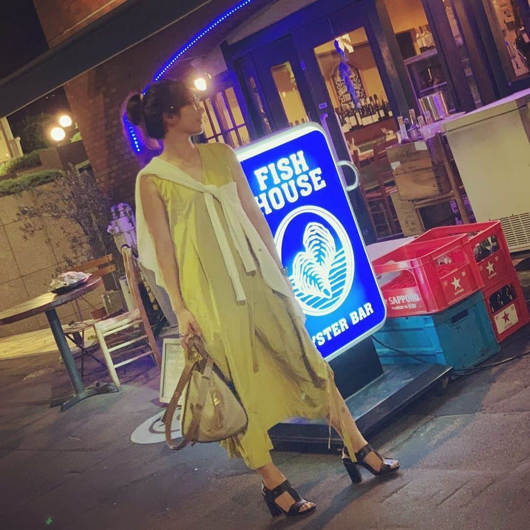 村上瑠美奈さんのインスタグラム写真 - (村上瑠美奈Instagram)「オイスターな夜😋 onepiece @un3d_official  heels @chloe  bag @loewe  #るみな服」6月4日 13時11分 - ruminamurakami