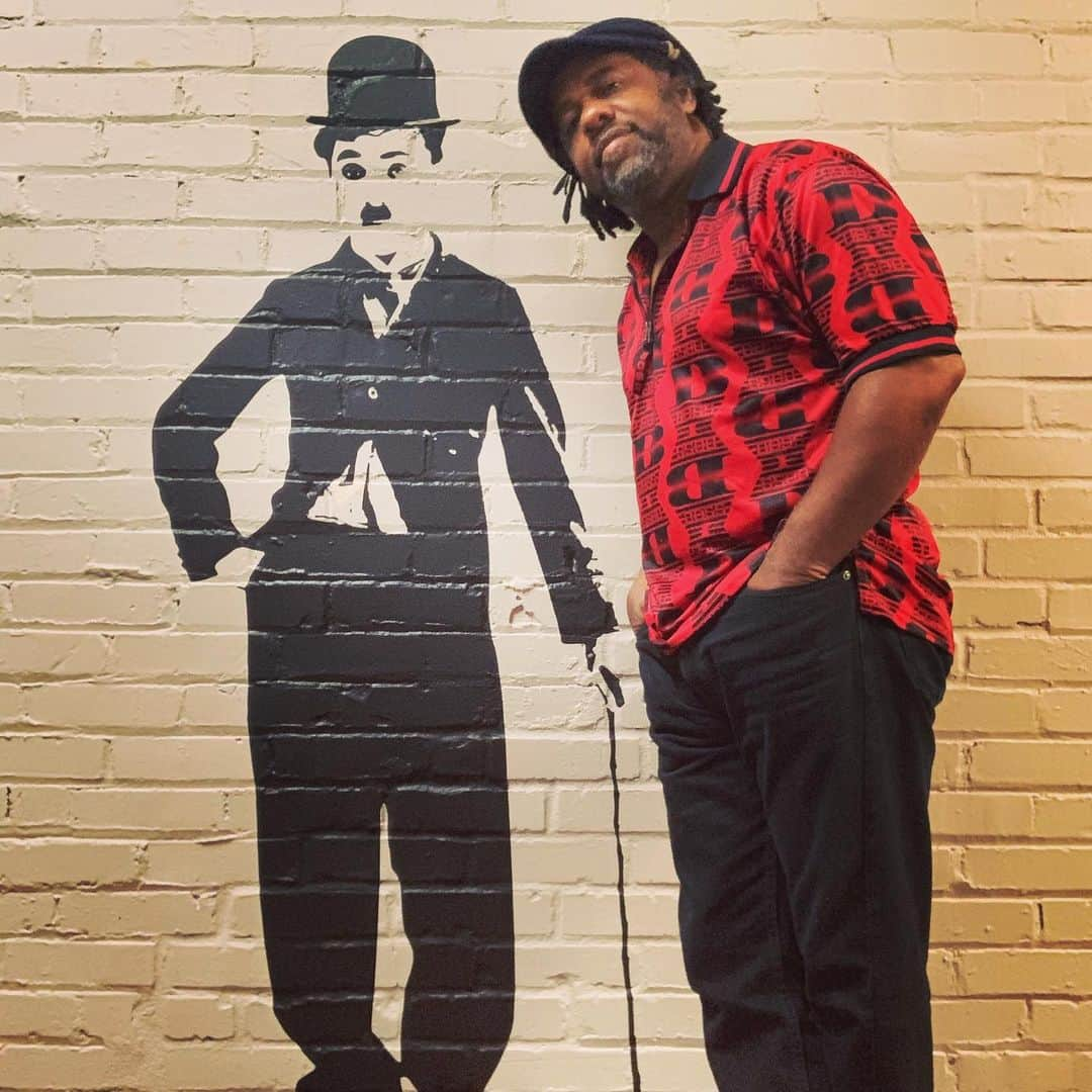 ヴィクター・ウッテンさんのインスタグラム写真 - (ヴィクター・ウッテンInstagram)「Finally! Someone shorter than me. 😀」6月4日 13時28分 - victorwooten