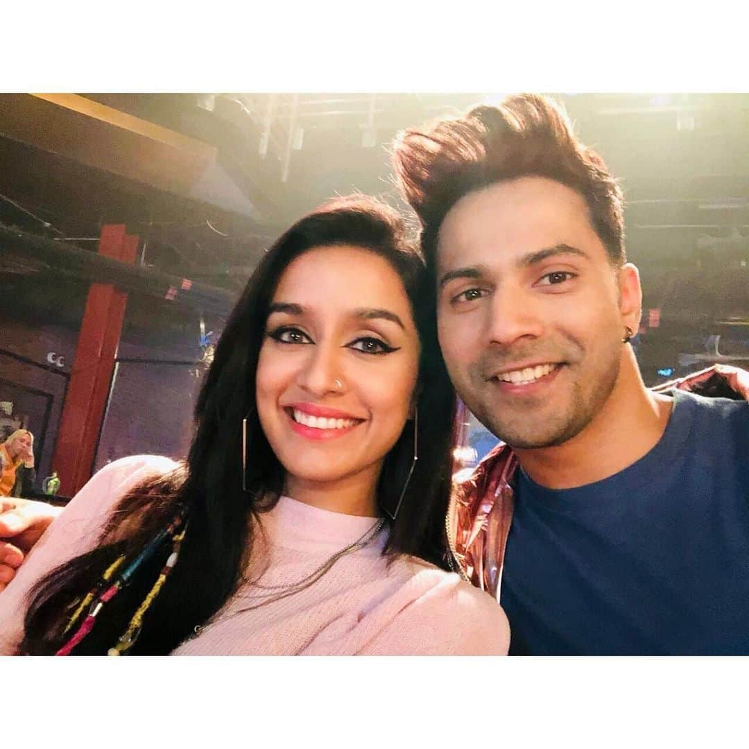 Varun Dhawanさんのインスタグラム写真 - (Varun DhawanInstagram)「Last day of the dubai schedule with an amazing team @shraddhakapoor @norafatehi @prabhudheva @remodsouza #STREETDANCER3D 24 th jan 2020」6月4日 13時43分 - varundvn