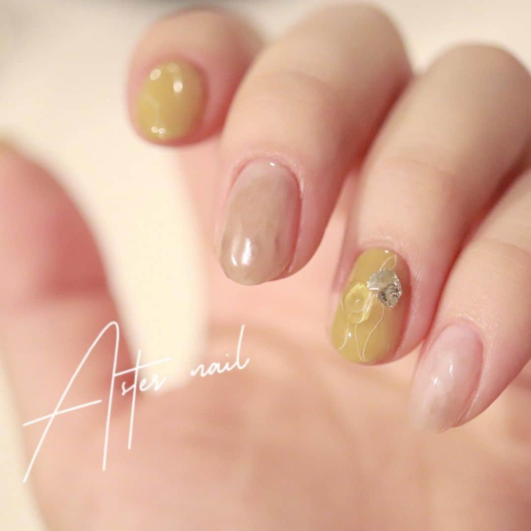 sapporo nail 【 Aster 】さんのインスタグラム写真 - (sapporo nail 【 Aster 】Instagram)「こんにちは(^^)Asterのseinaです🌟 . 最近は、yellow orangeが人気です☺️ .  当店では、全メニュー甘皮ケア付きです。 しっかりケアしているのでワンカラーなど 根元ギリギリからキレイな仕上がりに🎶 . ネイルサロンに行ったけど 『根元の隙間が気になる…』『ハジまで塗れてない…』 というお悩みがあった方は、ぜひ☺️ . . ---------------------------------------------------------- . .  Asterは美容室【DILL 大通り店】の併設サロンです🎶  美容室DILLアカウントはこちら💁‍♀️↓ @dill_sapporo .  Asterマツエクアカウントはこちら💁‍♀️↓ @aster_eyelash . ___________________________________________________ . ご予約はLINEで🙆‍♀️ → @zzr4693w @も込みで検索お願いします。 . ___________________________________________________ . .  #札幌ネイルサロン#札幌ネイリスト #札幌 #札幌ネイル #夏ネイル #ニュアンスネイル #ネイル #アートネイル #フィルイン #札幌ドームフィルイン #ワンカラーネイル #シンプルネイル #クリアネイル #タイルネイル #すすきの #狸小路 #大通り公園 #シースルーネイル #アシメネイル #個性派ネイル #アートネイル#冬ネイル#札幌カフェ#札幌グルメ#ドライフラワーのある暮らし#ワイヤーネイル#宝石ネイル札幌#宝石カットネイル#水彩ネイル#札幌ニュアンスネイル」6月4日 13時42分 - seina.kato___