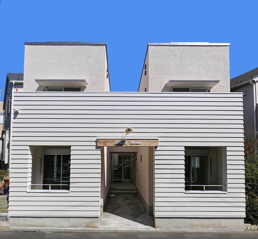 新進建設さんのインスタグラム写真 - (新進建設Instagram)「#湘南 の#雰囲気 にとてもマッチした#スタイリッシュ #モダン な#外観 が#完成 しました。  #注文住宅 #神奈川 #新進建設 #藤沢 #アパート #賃貸 #建築 #空間 #exterior #architecture #apartment #modern #japanesehouse #stylish」6月4日 13時42分 - shinshinhomes