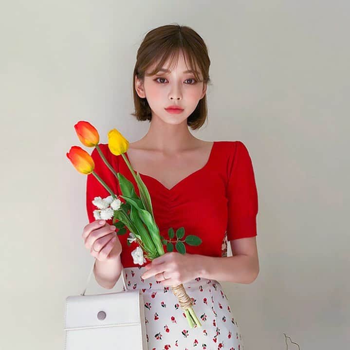Chuuのインスタグラム：「데일리옷도 예쁜chuu😍 #chuuseoul」