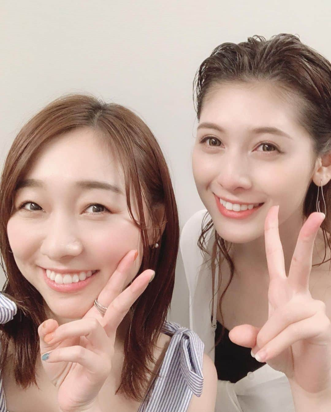 須田亜香里さんのインスタグラム写真 - (須田亜香里Instagram)「6月2日(日) 先日のサンジャポコーディネート。 座席が後ろの席だと背中を出して 前の席だと脚を出すという法則です。 アンジェラ芽衣さん可愛すぎた😂💕 隣にいるの困った😂  #サンジャポ #コーディネート @kohslickcurro」6月4日 13時54分 - akarisuda