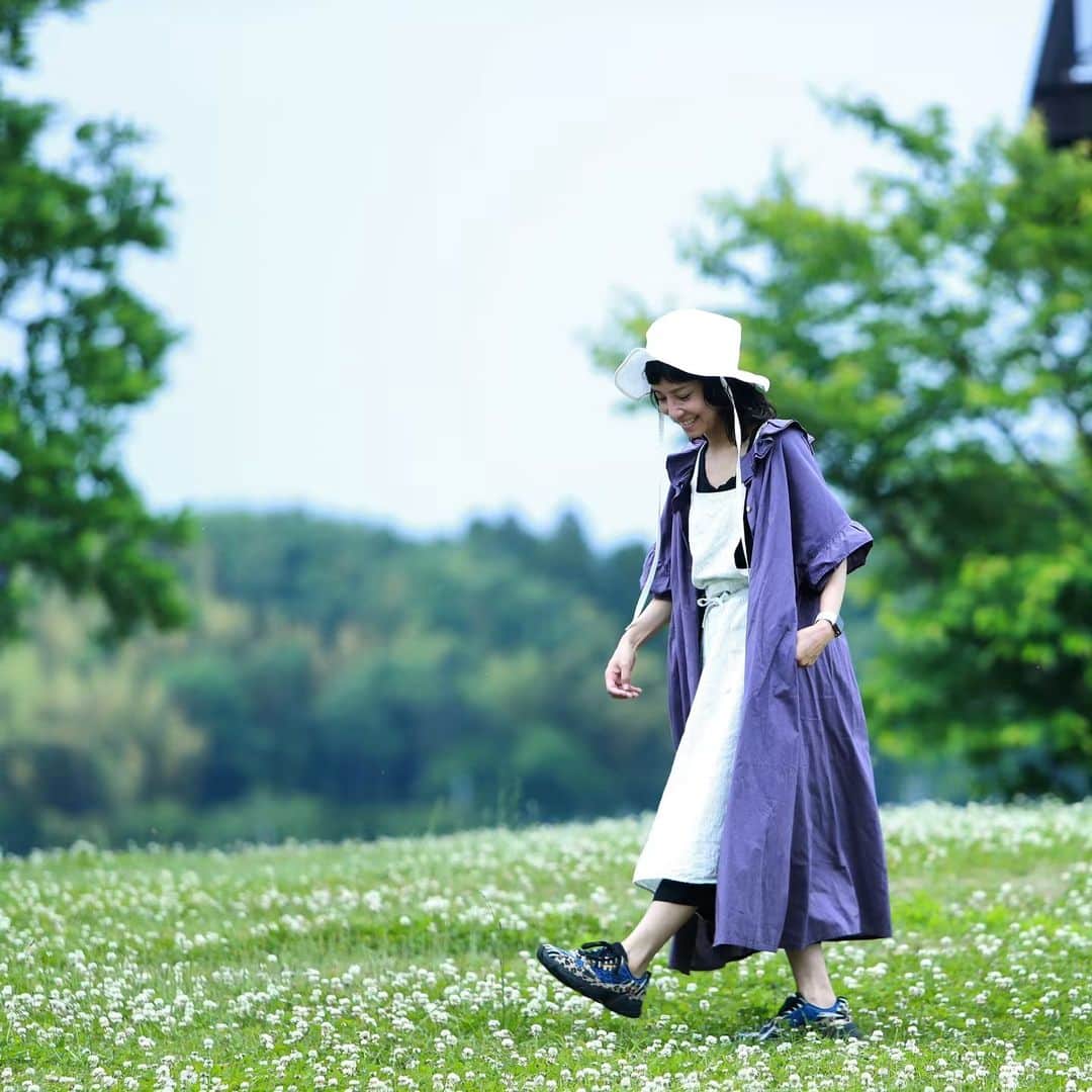 奥井亜紀さんのインスタグラム写真 - (奥井亜紀Instagram)「どこだかわからない写真だけど、千葉❤️ 何回行ってもステキな場所。ピザもおいしかったなー。湖にも、アートがあるんだよ。 #市原湖畔美術館  #お散歩は三歩でも良し」6月4日 13時57分 - akiokui