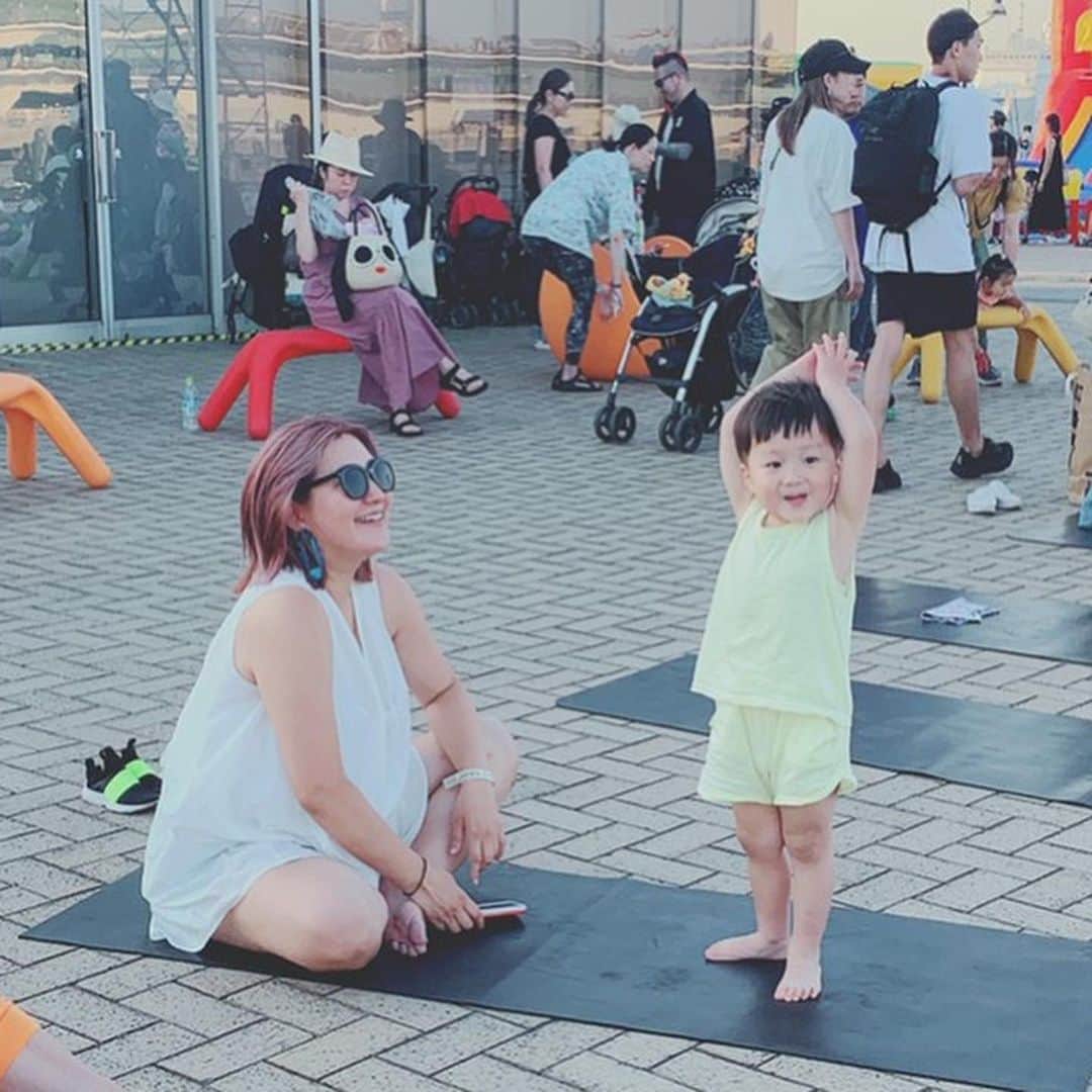 南まことさんのインスタグラム写真 - (南まことInstagram)「「ヨガから学ぶ育児」について書きました📖 読んでくださいね↓  https://note.mu/macotominami topページにリンクがありますので、そちらから🌱 効率的でない効率的なこと #note #blog #yoga #育児 #mysonzen @igniteliving #ヨガdj」6月4日 14時18分 - macotominami