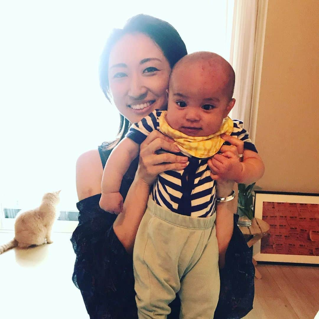 Ms.OOJAさんのインスタグラム写真 - (Ms.OOJAInstagram)「昨日はまるちゃんがBABY連れて遊びに来てくれた❤️ 天使やー。子は宝やなー。なんて可愛いんだー😍 . @maru_firelily . 母になってより一層強く美しくなったマルちゃんと可愛い赤ちゃんを見てると、もちろん大変なこともたくさんあるんだろうけど、 子育てって良いなぁと思って来る独身おじゃでしたw」6月4日 14時49分 - msoojafaith