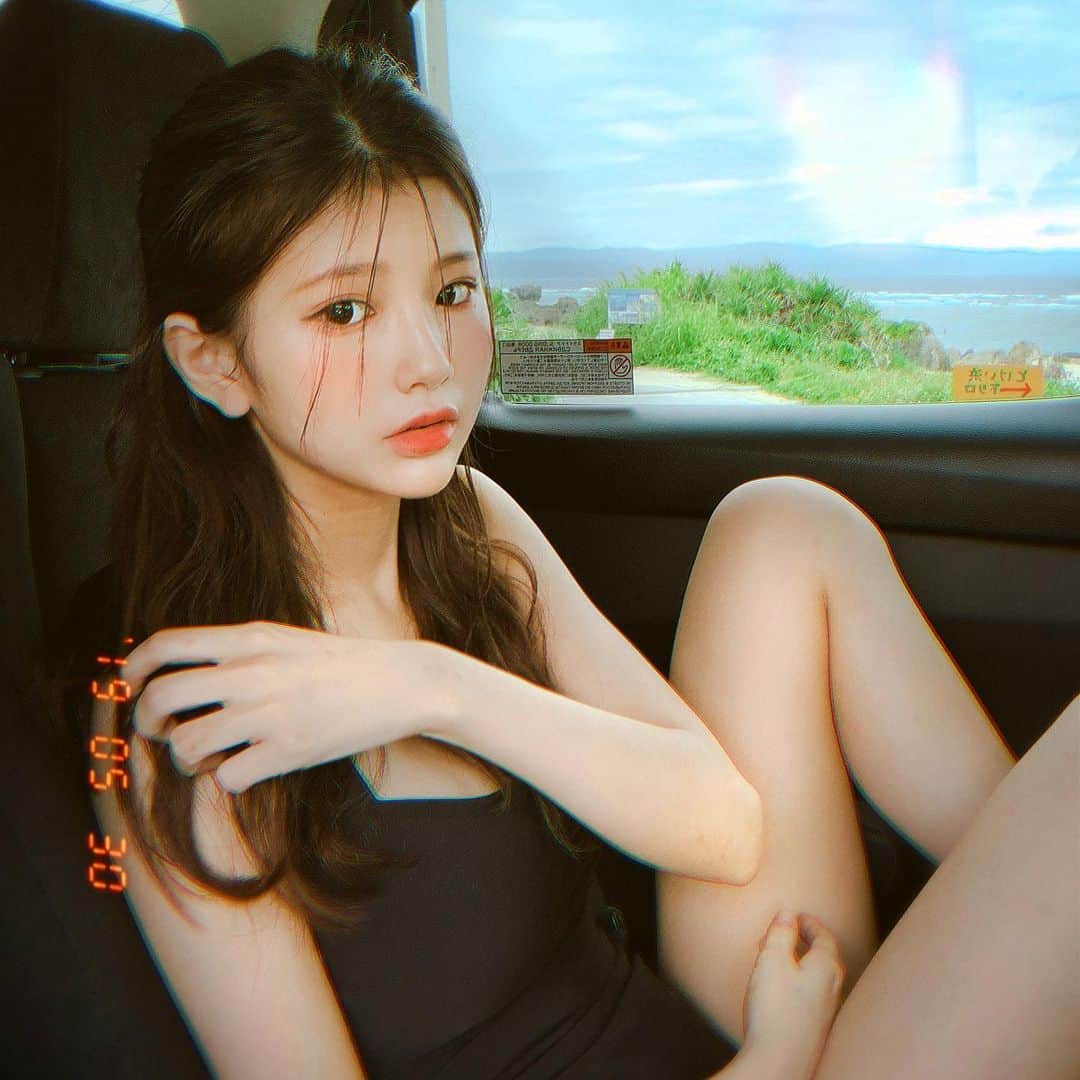 Chuuのインスタグラム：「Summer chuu🏖#chuuseoul」