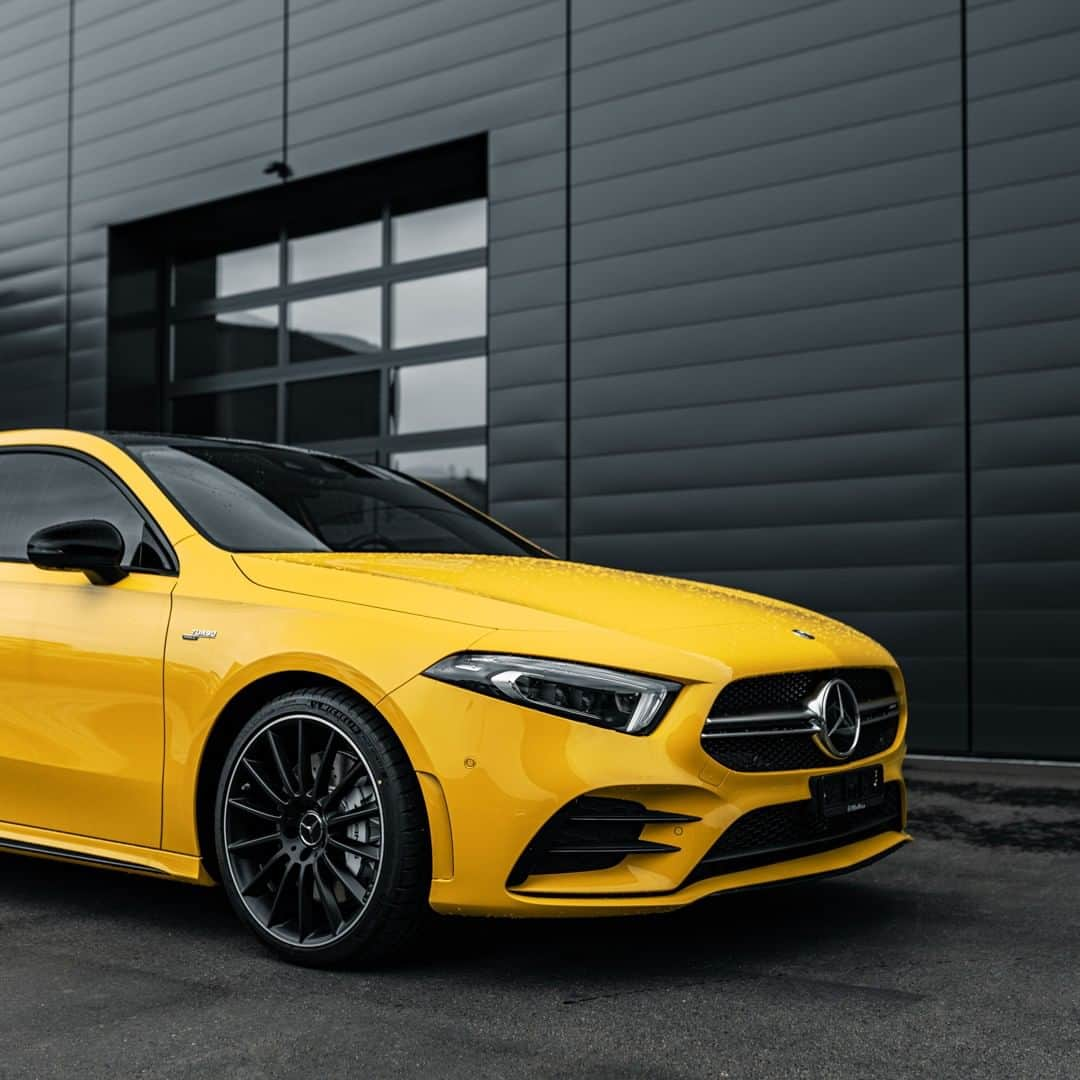 メルセデス・ベンツさんのインスタグラム写真 - (メルセデス・ベンツInstagram)「Sunshine on a rainy day. ☀️ Photo by @championscars with @mbzug. __________ [Mercedes-AMG A 35 4MATIC | Kraftstoffverbrauch kombiniert: 7,4–7,3 l/100 km | CO₂-Emissionen kombiniert: 169–167g/km | mb4.me/nefz] . #MercedesBenz #⭐ #MercedesAMG #AMG #AClass #AMGA35 #DrivingPerformance #mbfanphoto #sunyellow #automotivedesign #automotivephotography #mbcar」6月4日 15時00分 - mercedesbenz