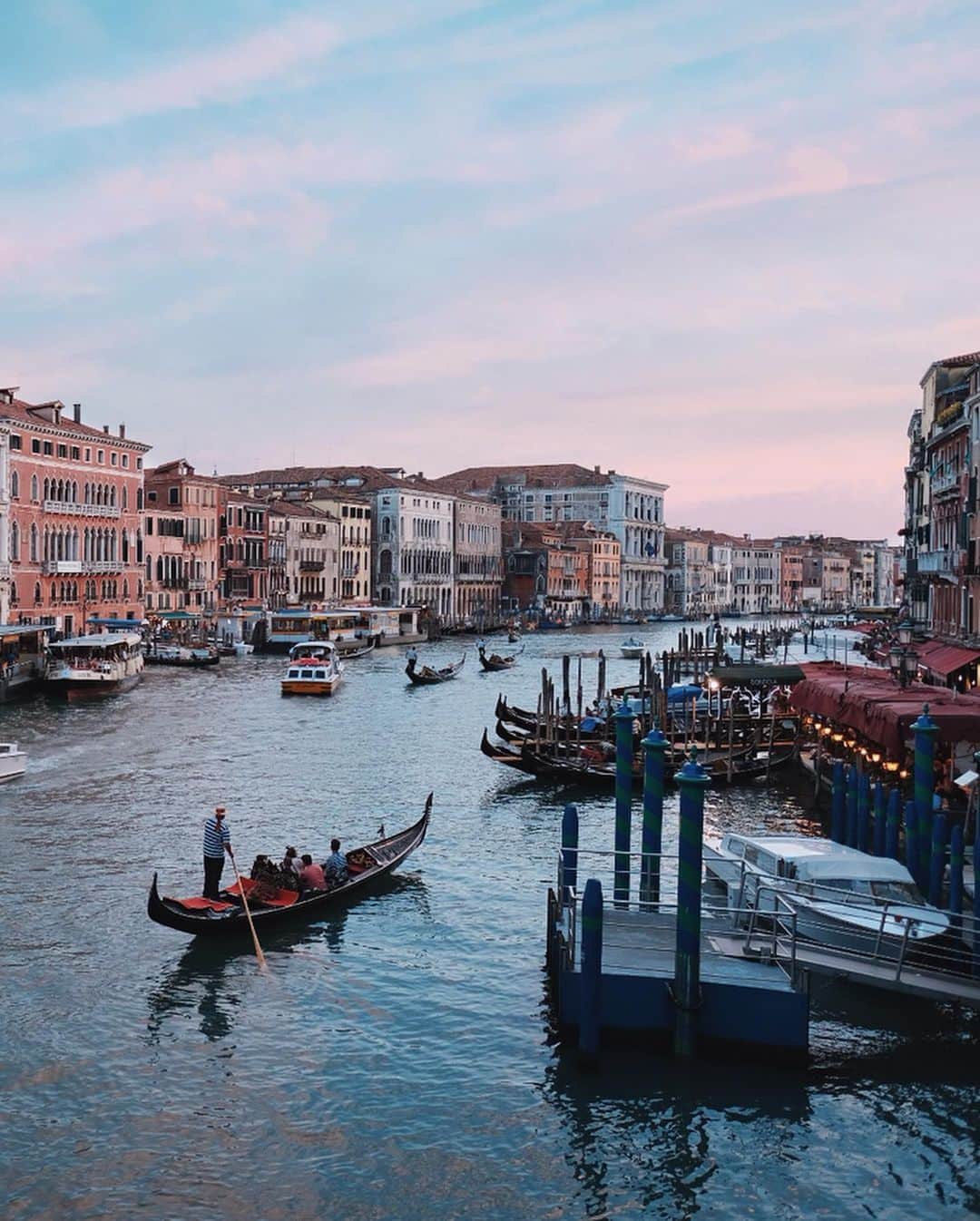 STEPHY YIWENさんのインスタグラム写真 - (STEPHY YIWENInstagram)「眼前就像一幅畫 ❤️ #Venice#stephyxtravel」6月4日 15時23分 - stephyyiwen