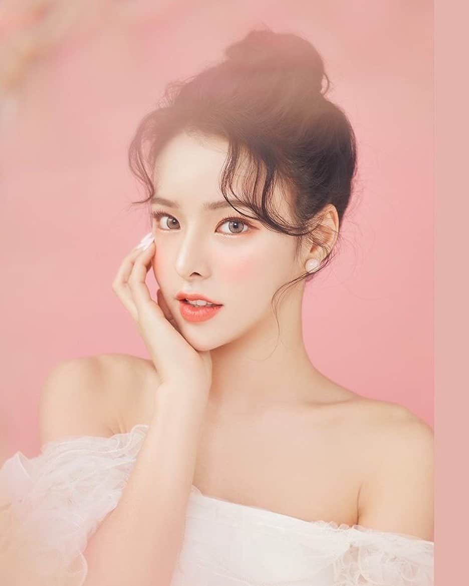 ダユンさんのインスタグラム写真 - (ダユンInstagram)「복숭아 컨셉이였는데 🍑🍑 1도 안그래보이죠 ? ..」6月4日 15時27分 - 2__yun__2