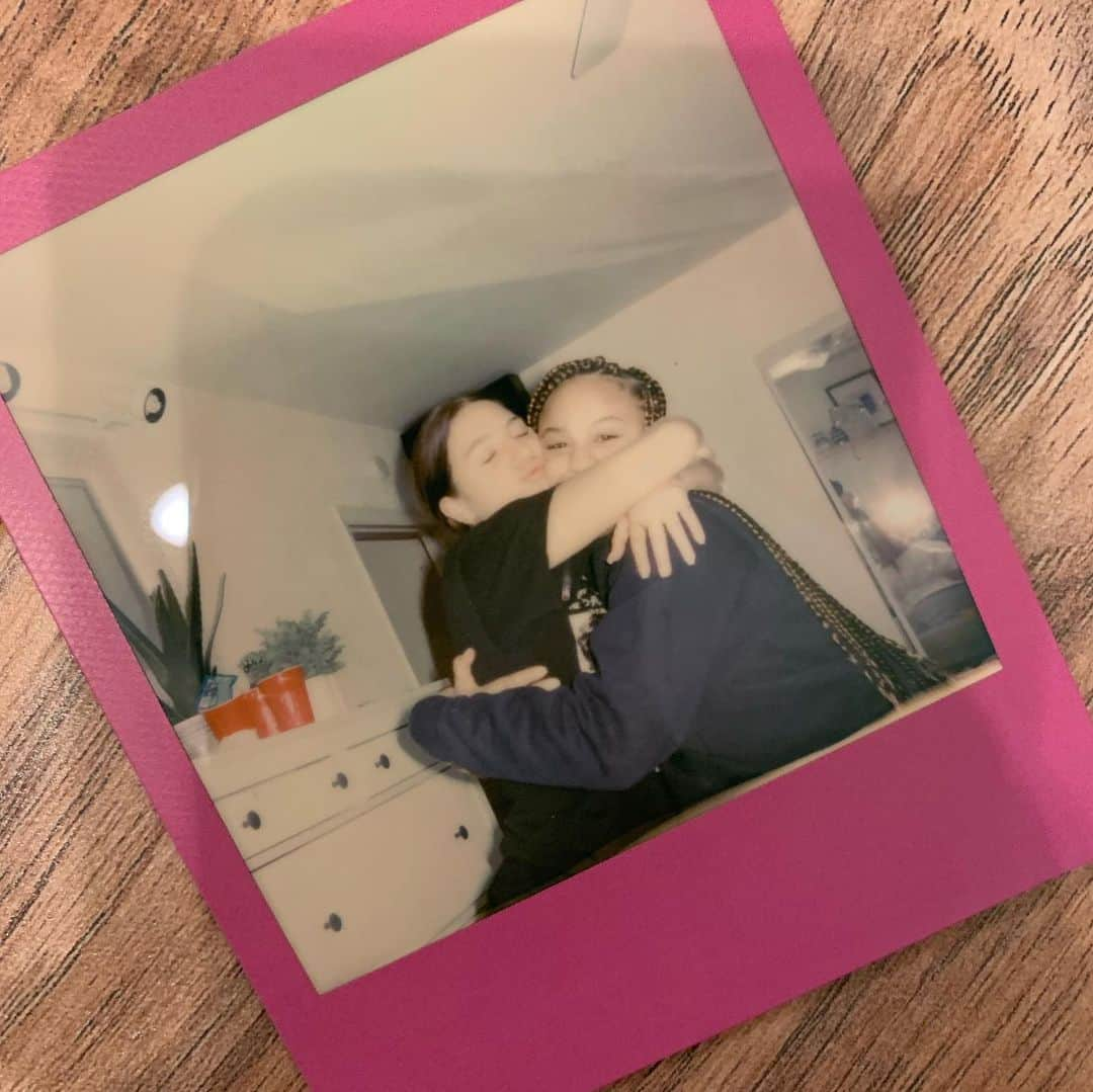 Nia Sioux Frazierさんのインスタグラム写真 - (Nia Sioux FrazierInstagram)「Happy birthday big sis! Thank you for always being there for me since day 1. You are such a special person and I’m so lucky to have you in my life. I love you so much my big/little sis/duo partner! 15 never looked so good😘 (swipe to see the last 2 videos)😂」6月5日 2時36分 - niasioux