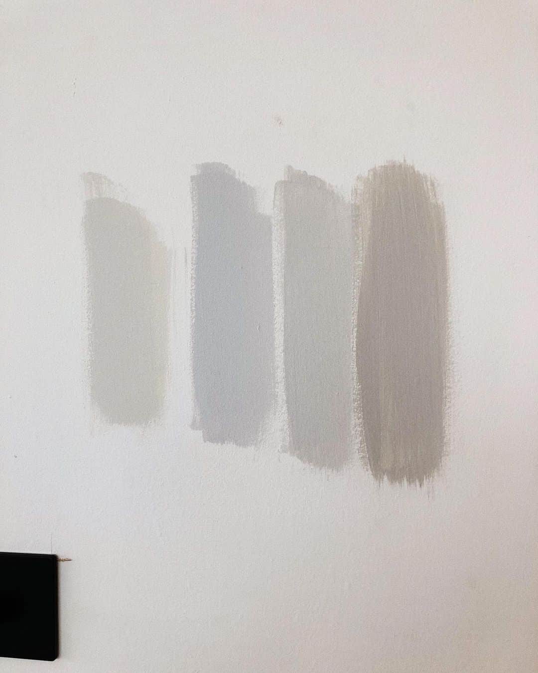 Estée Lalondeさんのインスタグラム写真 - (Estée LalondeInstagram)「4 shades of grey 🖤  Which one should I go for? Vote in the poll on my stories! #ELrenovates」6月5日 1時27分 - esteelalonde