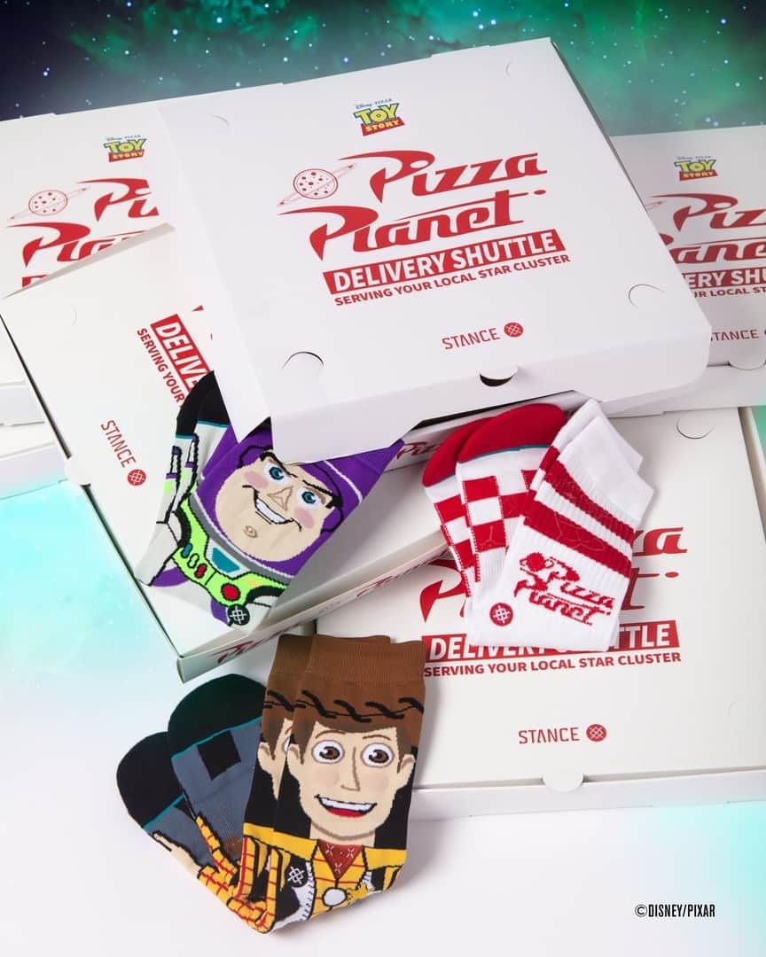 Stanceさんのインスタグラム写真 - (StanceInstagram)「To Infinity and Beyond 🚀 Buzz, Woody, and a few of their closest friends are all present and accounted for in our all new Toy Story collection. Paying homage to an iconic "Spaceport", the collection offers a Pizza Planet box set of three socks, along with two glow-in-the-dark limited edition pins. Available now in Adult and Kids' sizes. Get 'em now before Sid gets to 'em first... link in bio. #DisneyxStance」6月5日 1時30分 - stanceofficial
