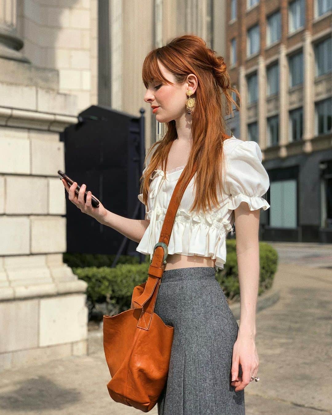 ジェーン・アルドリッジのインスタグラム：「Probably searching @eBay for more wool dirndl skirts 🙆‍♀️ #meemawstyle」