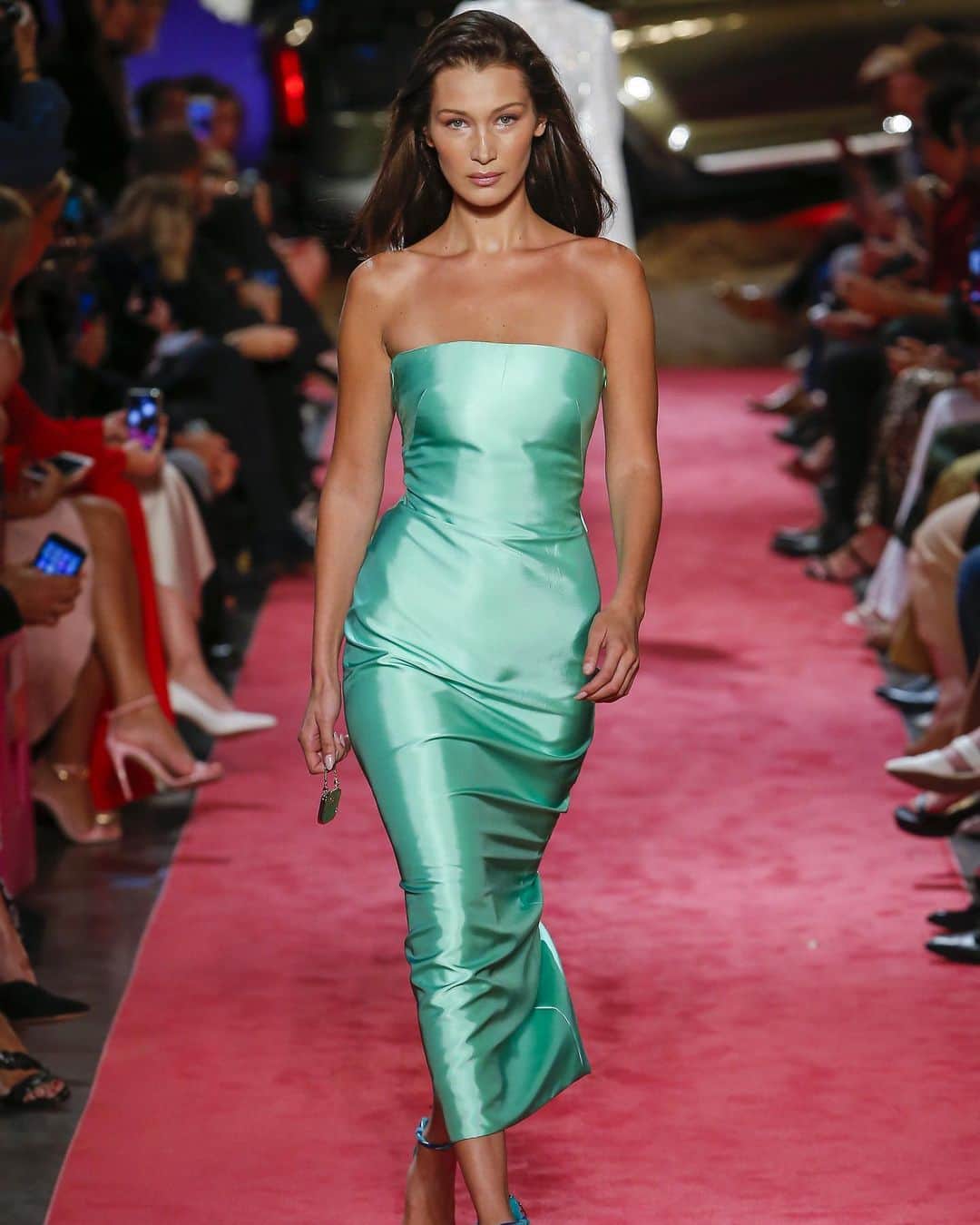 Fashion Weekのインスタグラム：「Big congratulations to @BrandonMaxwell who has been named Womenswear Designer of the Year at the #CFDAAwards last night. 👈 to discover the designer's memorable runway looks through the years. ⠀⠀ Photos by @gettyimages」