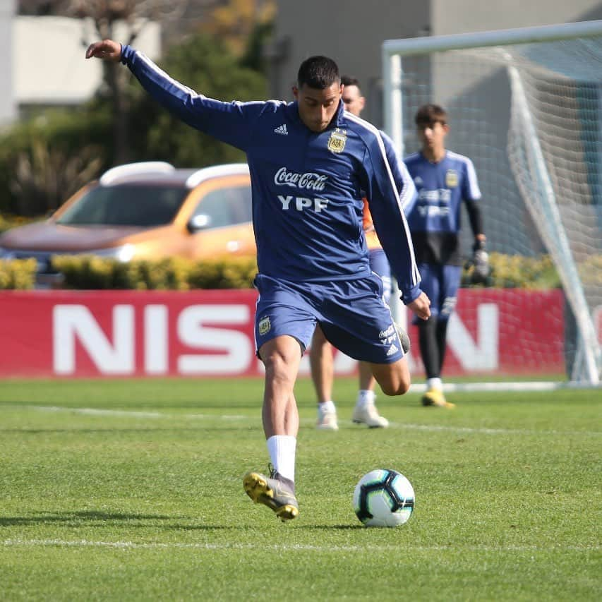 ロヘリオ・フネス・モリさんのインスタグラム写真 - (ロヘリオ・フネス・モリInstagram)「🇦🇷⚽️ @afaseleccion」6月5日 1時54分 - funesmoriofi