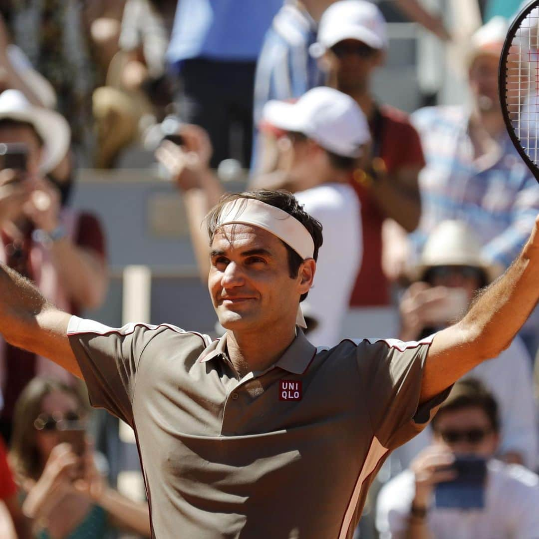 ATP World Tourさんのインスタグラム写真 - (ATP World TourInstagram)「ROGER’S DONE IT 💪  @rogerfederer will meet @rafaelnadal in the #RG19 semis after beating Wawrinka in 4 sets 🔥」6月5日 2時01分 - atptour