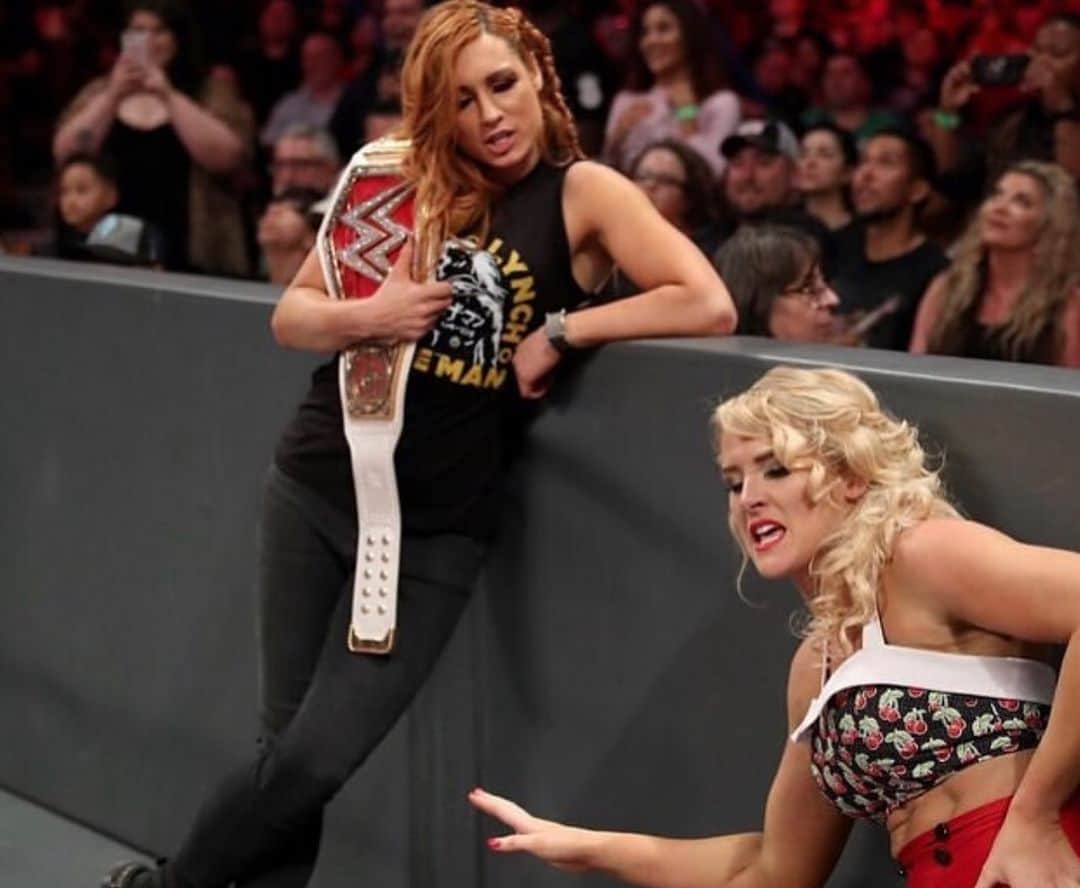レベッカ・ノックスのインスタグラム：「Lacey Evans is the only case I've ever seen where a Woman's Right should be removed.」