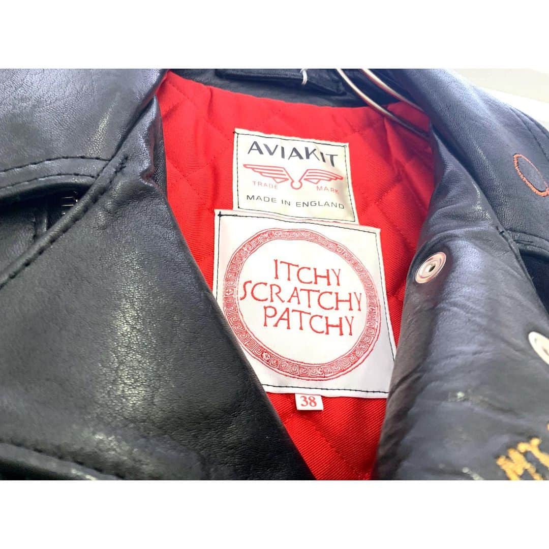 RINKAN渋谷店さんのインスタグラム写真 - (RINKAN渋谷店Instagram)「【2F New Arrival】 《LewisLeathers》×《ItchyScratchyPatchy》 "Heroes Jacket" ㅤㅤㅤㅤㅤㅤㅤㅤㅤㅤㅤㅤㅤ LewisLeathersとItchyScratchyPatchyのコラボレーションによるスペシャルなライダースジャケットが入荷しました。 Itchy Scratchy Patchyは2015年に英国ロンドン出身のスーパーモデルEdieCampbellとChristabelMacGreevyによってスタートしたブランドで、こちらは5人の偉人女性からインスピレーションを受け、女性の強さや美徳を表す刺繍を施し、フェミニズム運動の意味を込めたデザインとなっております。 こちら新品同様でご用意しております。是非店頭にてご覧くださいませ。  ㅤㅤㅤㅤㅤㅤㅤㅤㅤㅤㅤㅤㅤ #rinkan #shibuya #saintlaurent #saintlaurentparis #dior #diorhomme  #louisvuitton #lv #gucci #amiri #rickowens #balmain #celine #celinebyhedislimane #prada #burberry #valentino #maisonmargiela #thombrowne #tadyandking #hermes #cartier #fendi #givenchy #yohjiyamamoto #commedesgarcons #sulvam #sacai RINKAN 渋谷店 03-5458-3050 渋谷区神南1-12-16」6月4日 17時33分 - rinkan_shibuya
