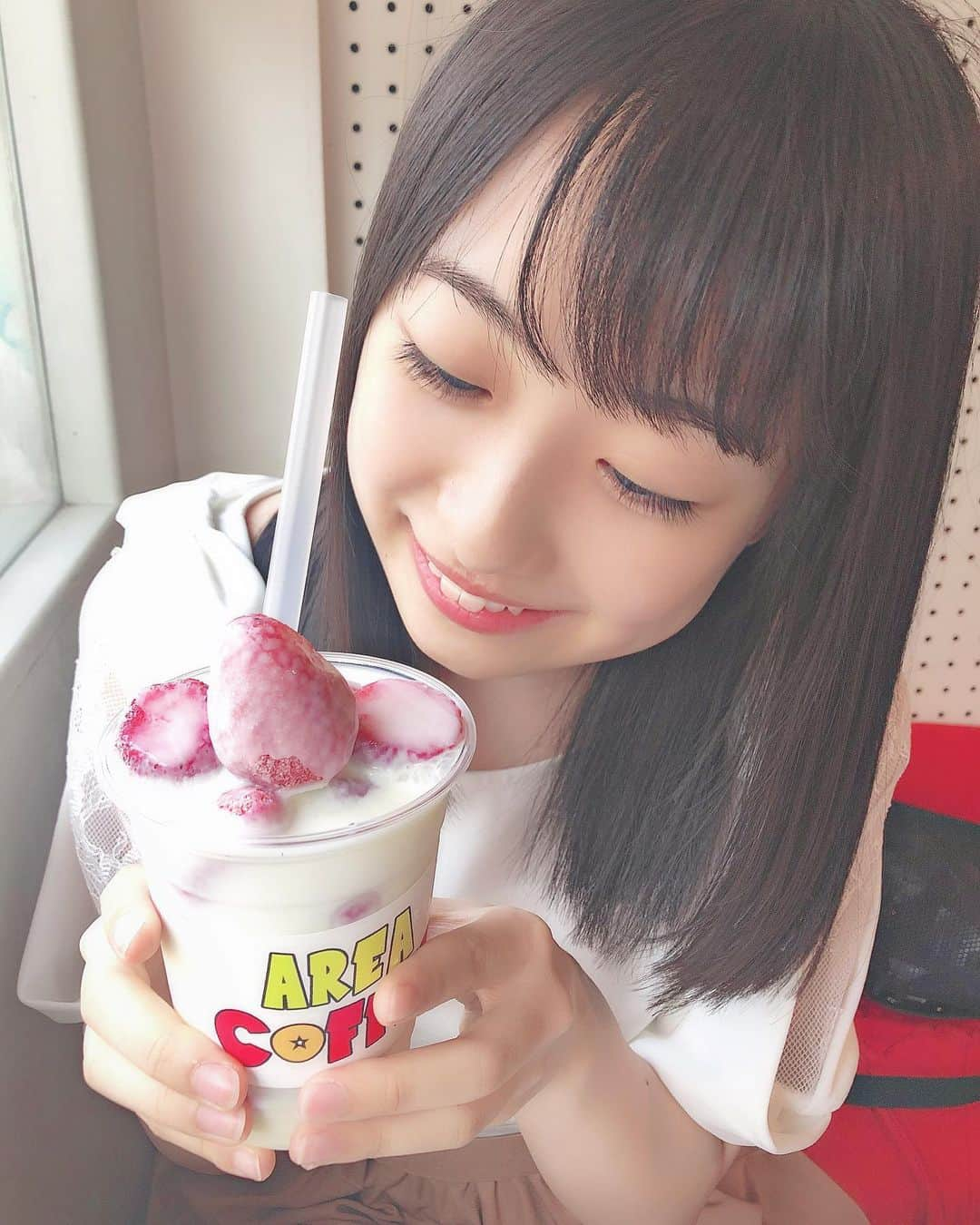 渡部愛加里さんのインスタグラム写真 - (渡部愛加里Instagram)「ゆえると行ってきました🍓💭 . . .  #カフェ巡り  #福岡」6月4日 18時03分 - akarin_1018