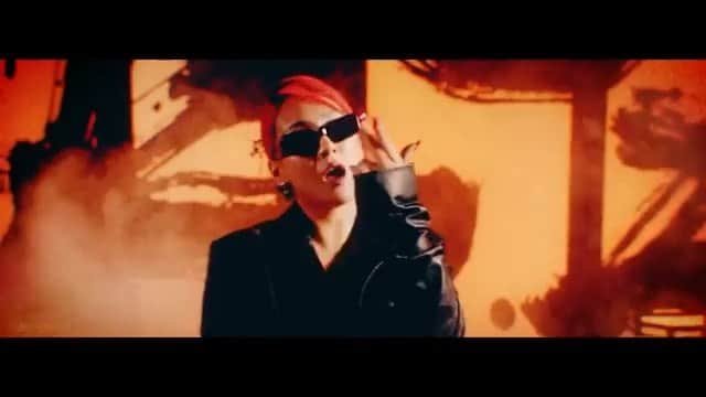 Far East Movementのインスタグラム：「CUT IT UP , out now! ✂️ @pkcz_official @verbal_ambush x @chaelincl x @afrojack , written and co-produced by @fareastmovement @rellthesb @imjvzel , from our @transparentfeed @stereotypestv x PKCZ production camp ! A&R by #transparentarts , video out now on @88rising 🔥🌐」