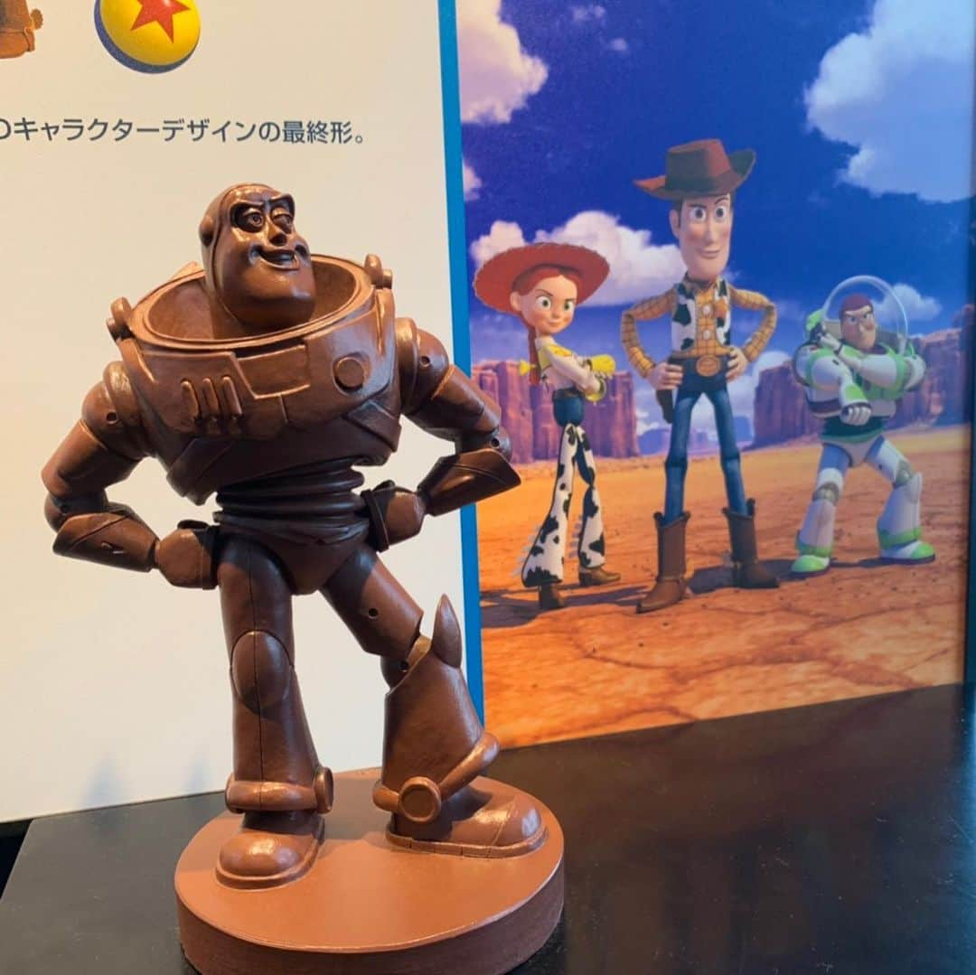 昴生さんのインスタグラム写真 - (昴生Instagram)「六本木！！ #仕事が早く終わったので #pixarのひみつ展  #行ってきました！ #PIXAR好き #ディズニー好きには #たまらん展示会！ #大人も子どもも #楽しめる！ #隣で見てた子どもが #僕もう5回目って言うてた！ #バズ #サリー #マイク #ウォーリー #ドリー #とも写真が撮れる！ #テンション上がったー！ #ただ #この展示場が #54階にある！ #高すぎる！ #めっちゃ高いのに #エレベーター10秒くらいで着いた！ #早すぎる！ #さすが東京！ #さすが六本木！ #さすがPIXARやで！」6月4日 18時45分 - mikikousei